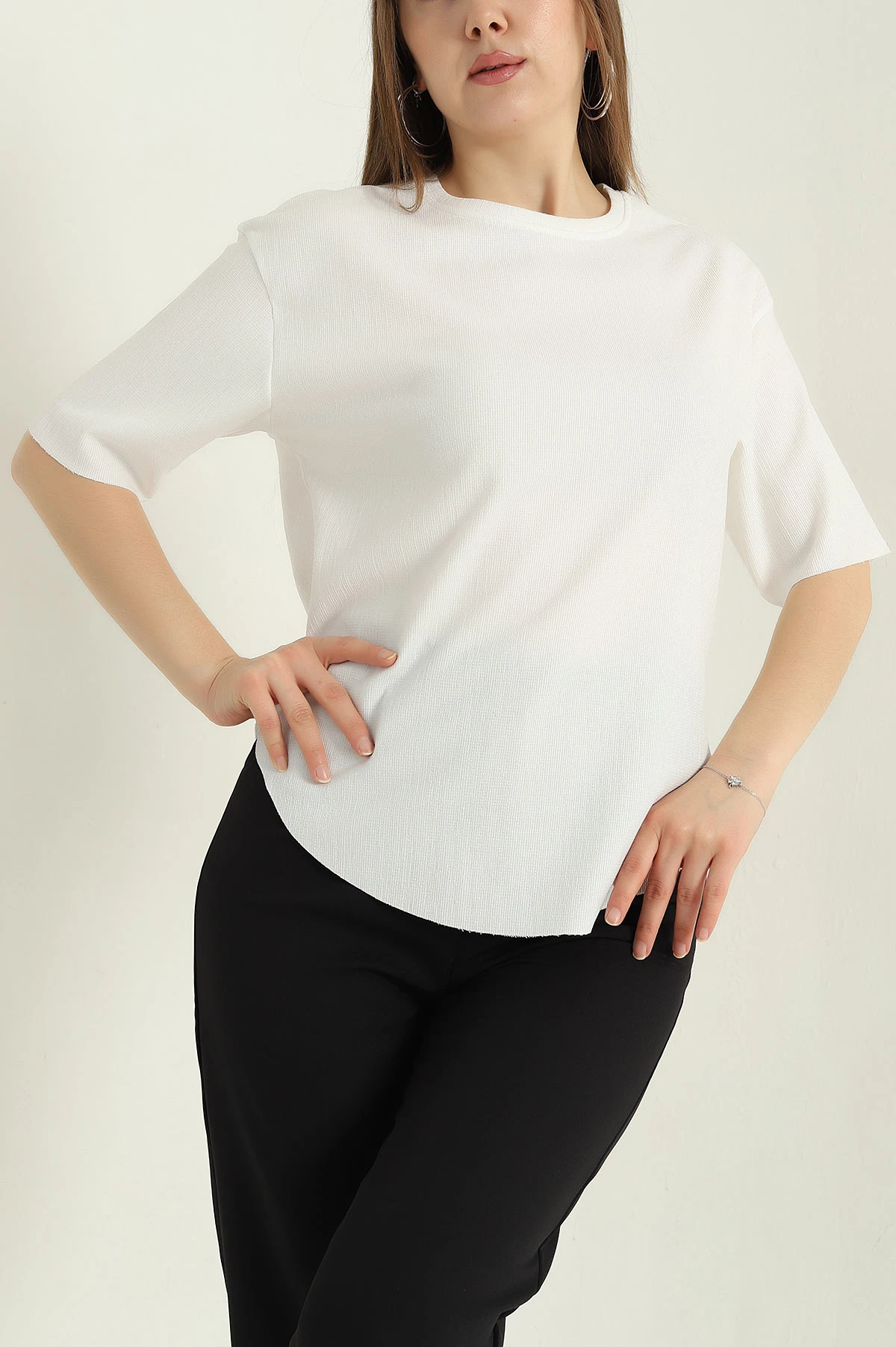 Beyaz Oval Kesim Kadın Bluz 347098