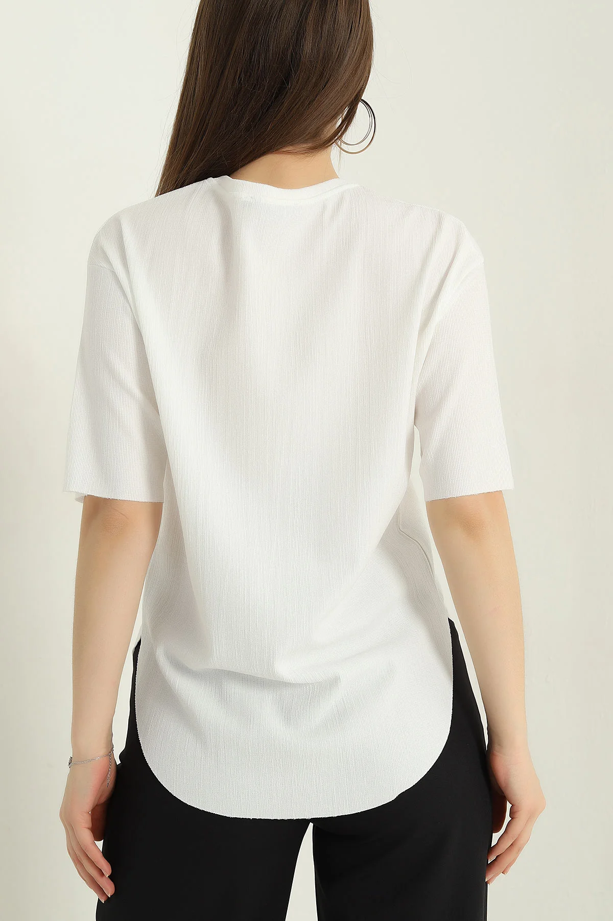 Beyaz Oval Kesim Kadın Bluz 347098