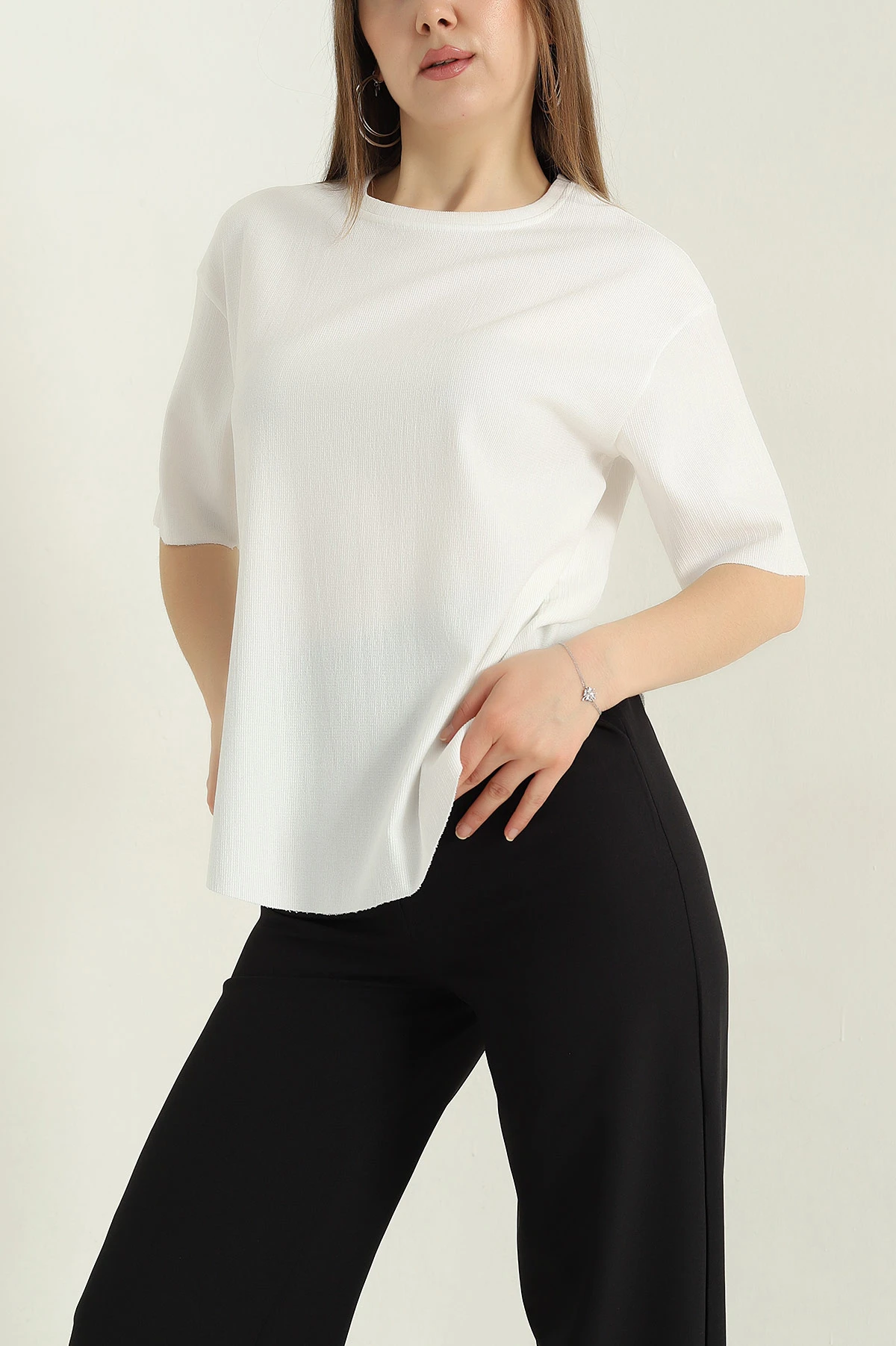 Beyaz Oval Kesim Kadın Bluz 347098