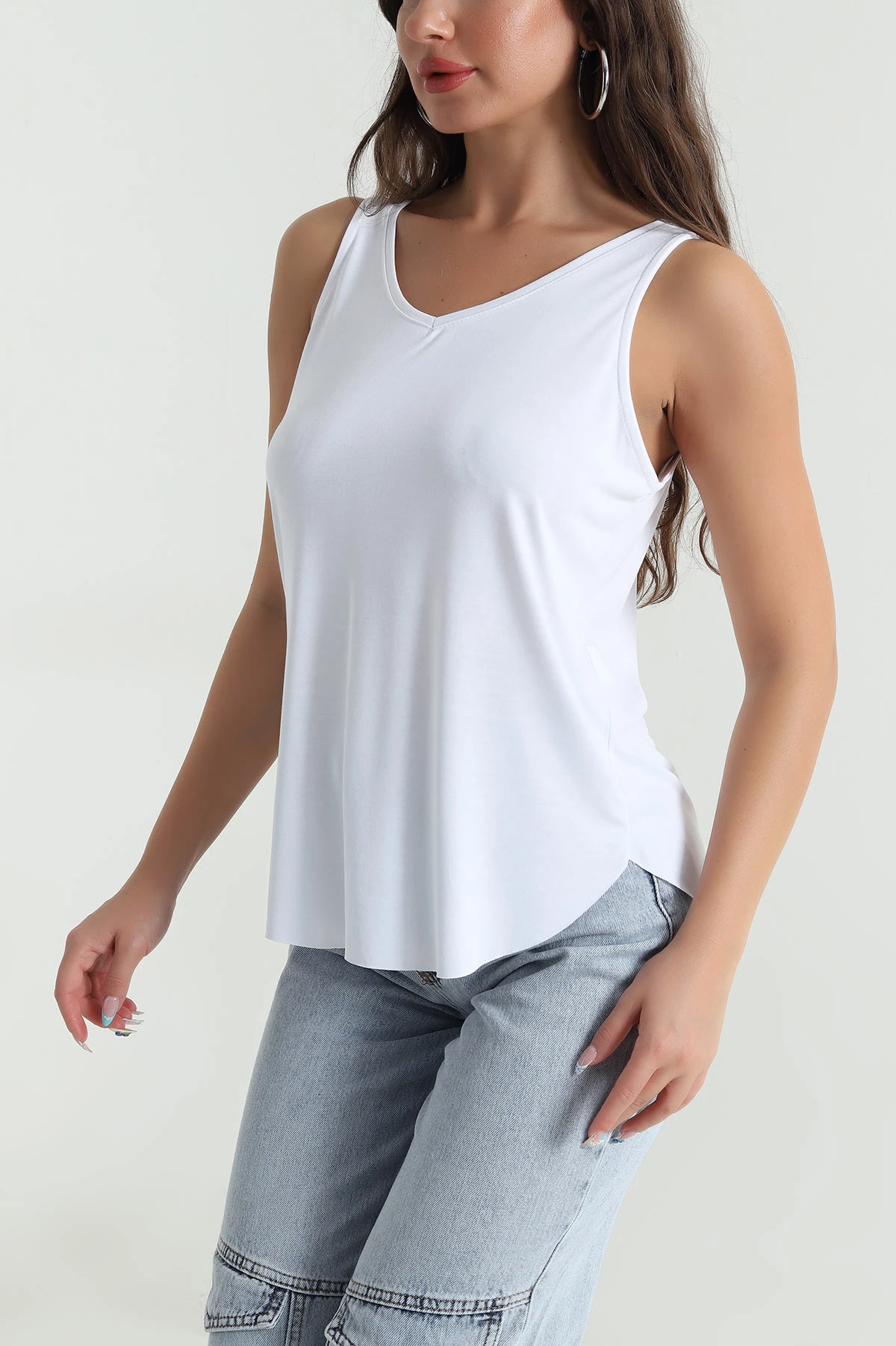 Beyaz Oval Kesim Modal Kadın Atlet 482084