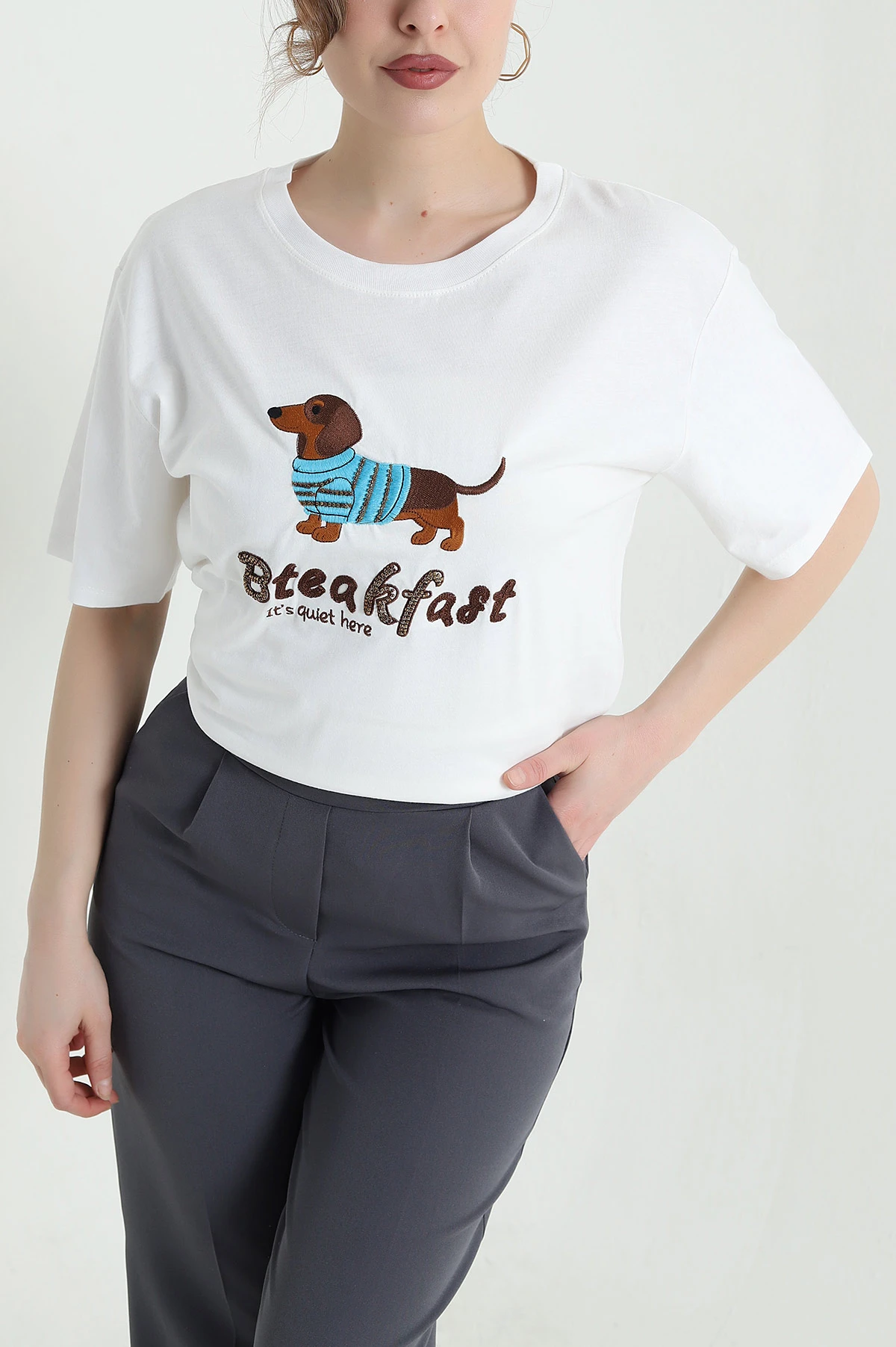 Beyaz Oversize Bisiklet Yaka Taşlı Süprem Kadın Tişört 447110
