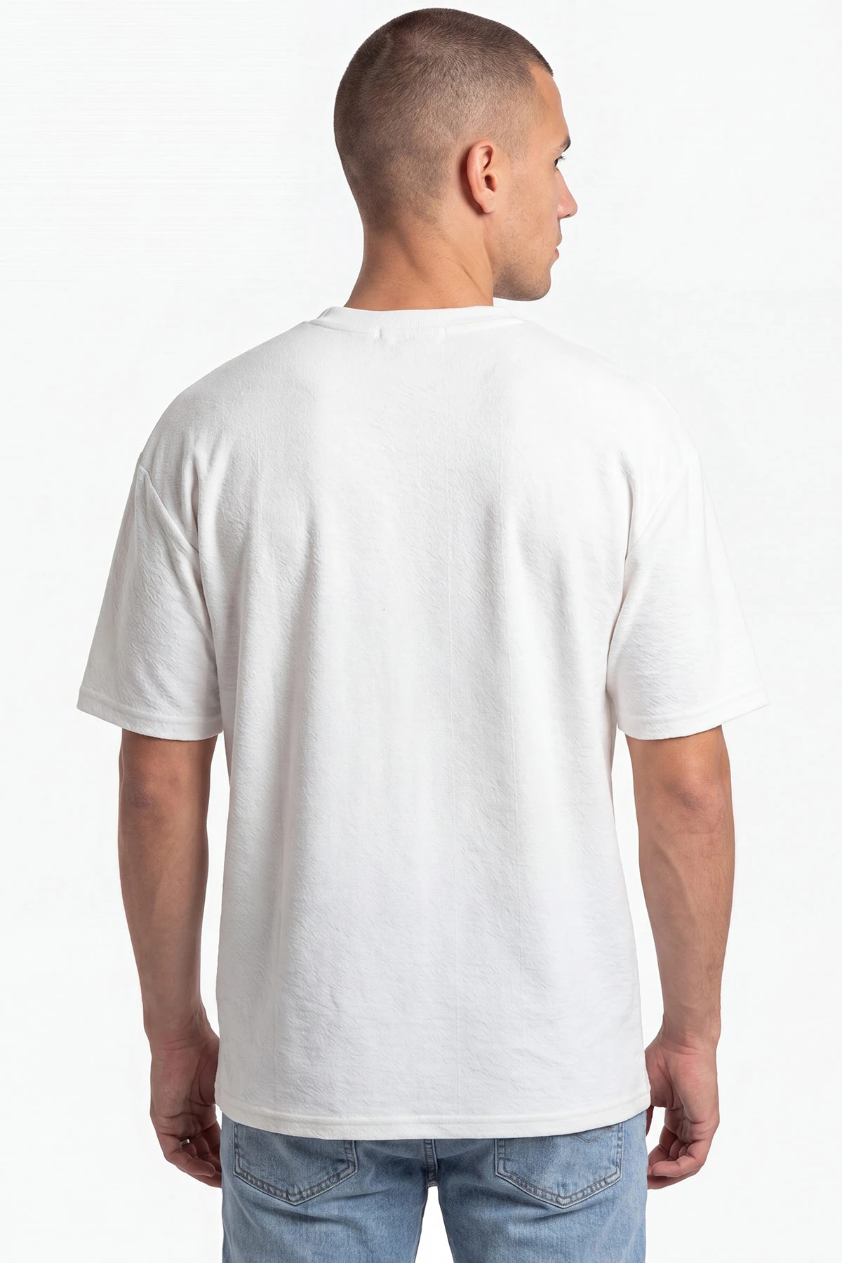 Beyaz Oversize Bisiklet Yaka Yazı Detaylı Erkek Tişört 465427