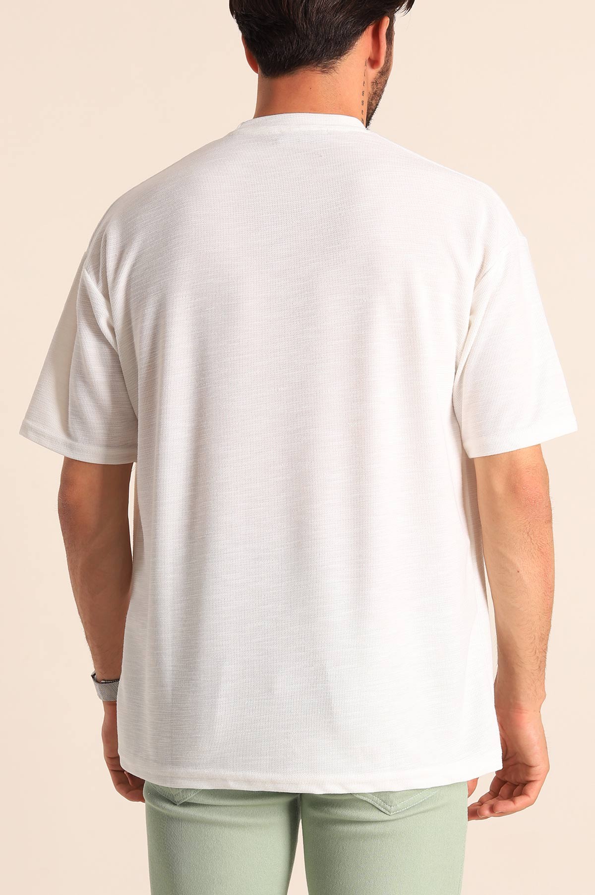 Beyaz Oversize Dokulu Bisiklet Yaka Erkek Tişört 181436