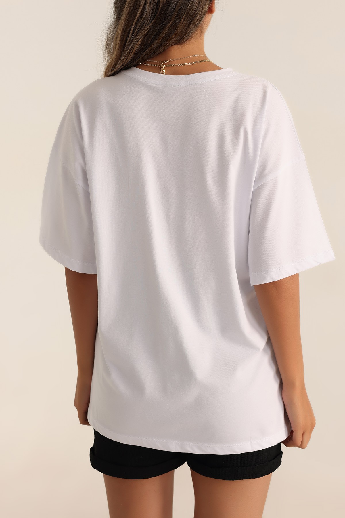 Beyaz Oversize Nakışlı Bayan Tişört 192569
