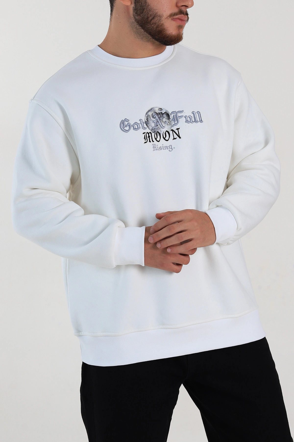 Beyaz Oversize Sırt Nakış Detaylı Baskılı Erkek Sweatshirt 306977