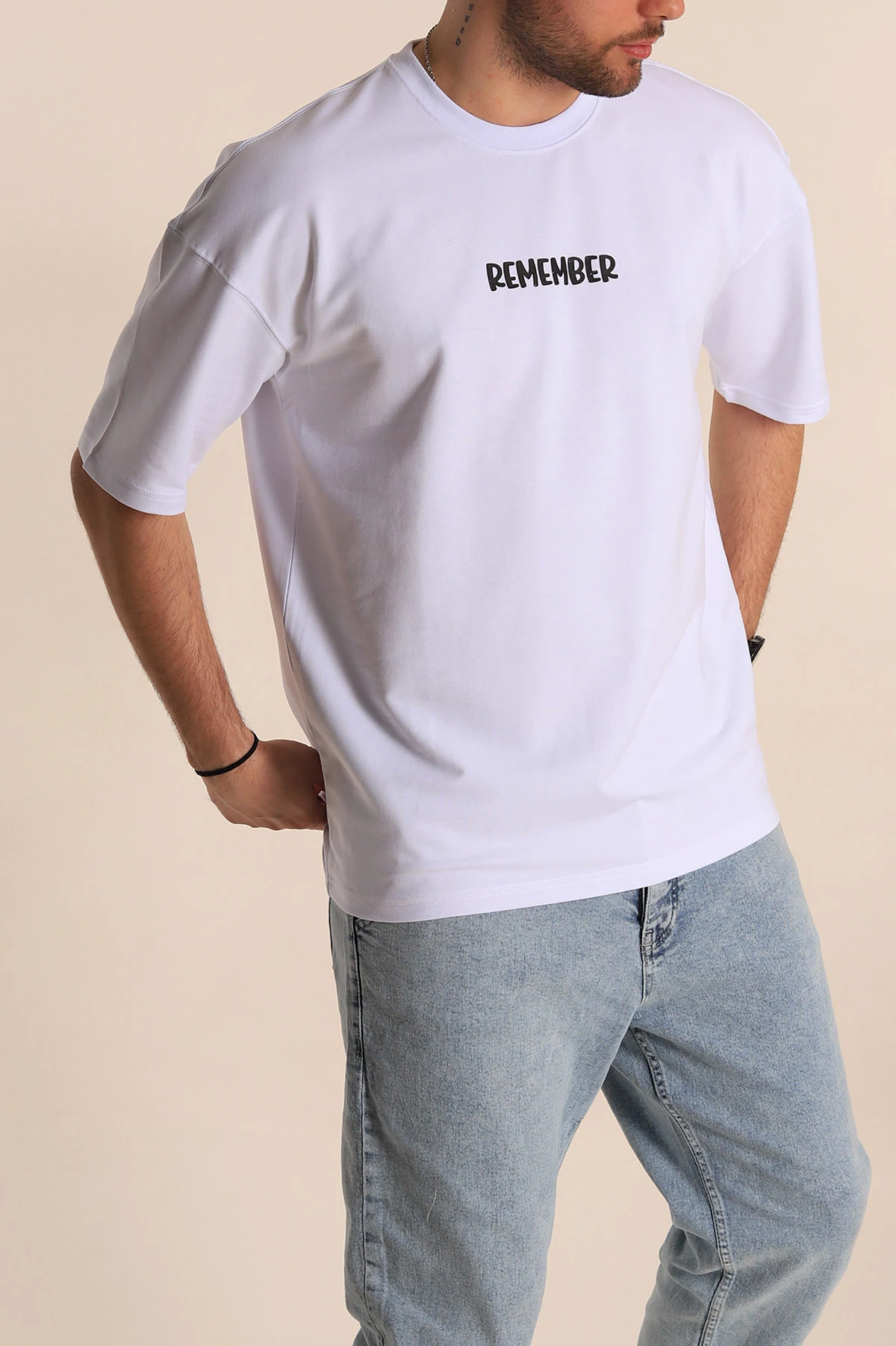 Beyaz Oversize Suprem Kumaş Kabartma Yazılı Erkek Tişört 267452