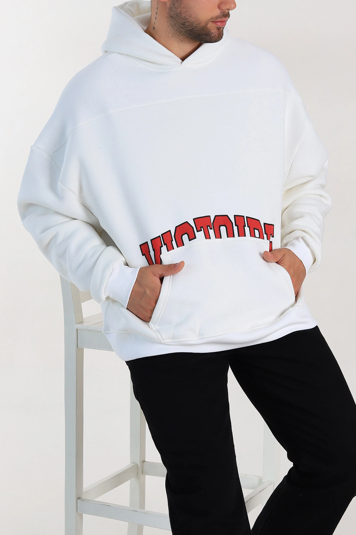 Beyaz Oversize Üç İp Şardonlu Baskılı Kanguru Cepli Kapüşonlu Erkek Sweatshirt 307230