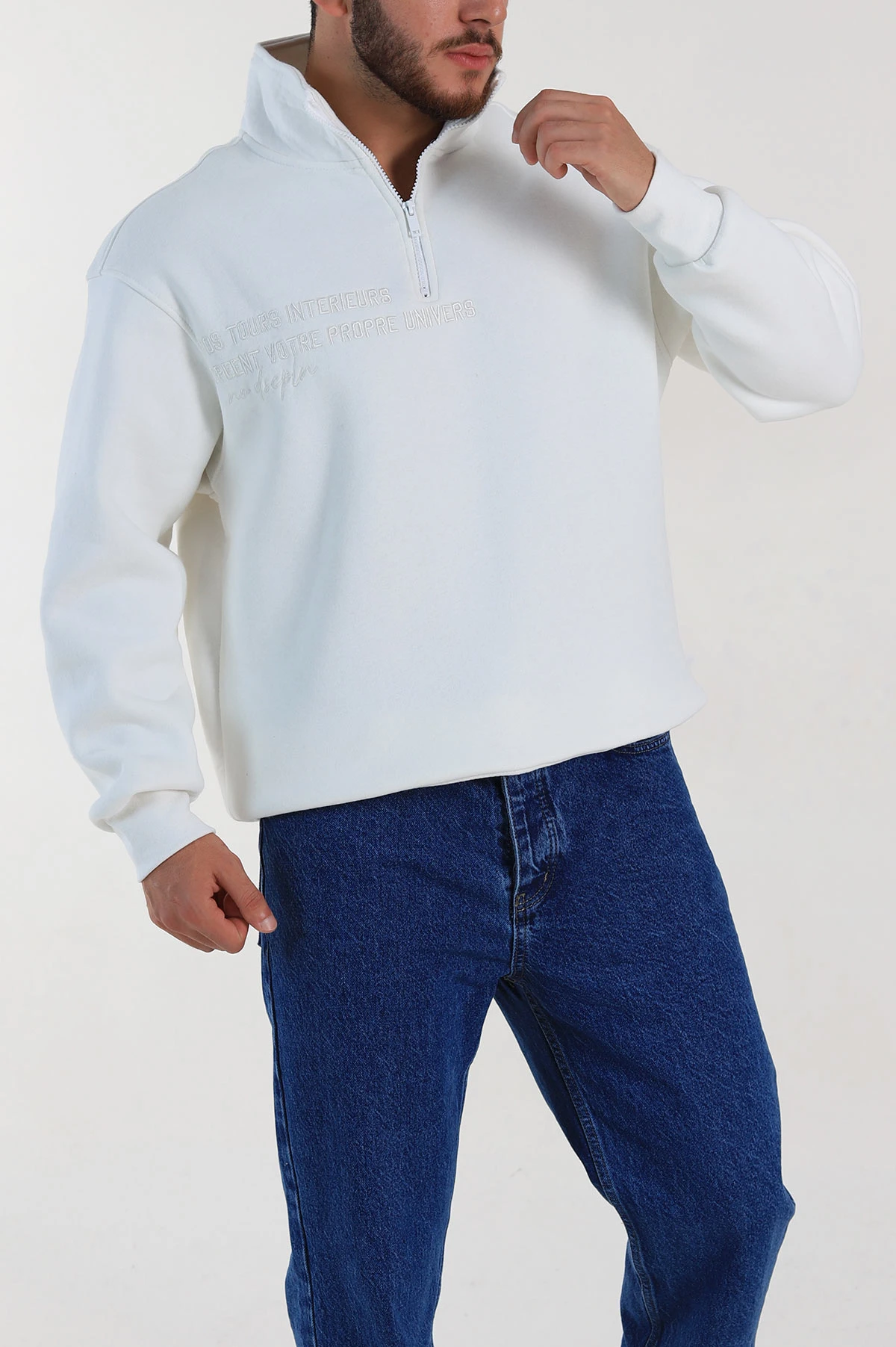 Beyaz Oversize Üç İp Şardonlu Nakış Yazı Detaylı Yarım Fermuar Erkek Sweatshirt 306940