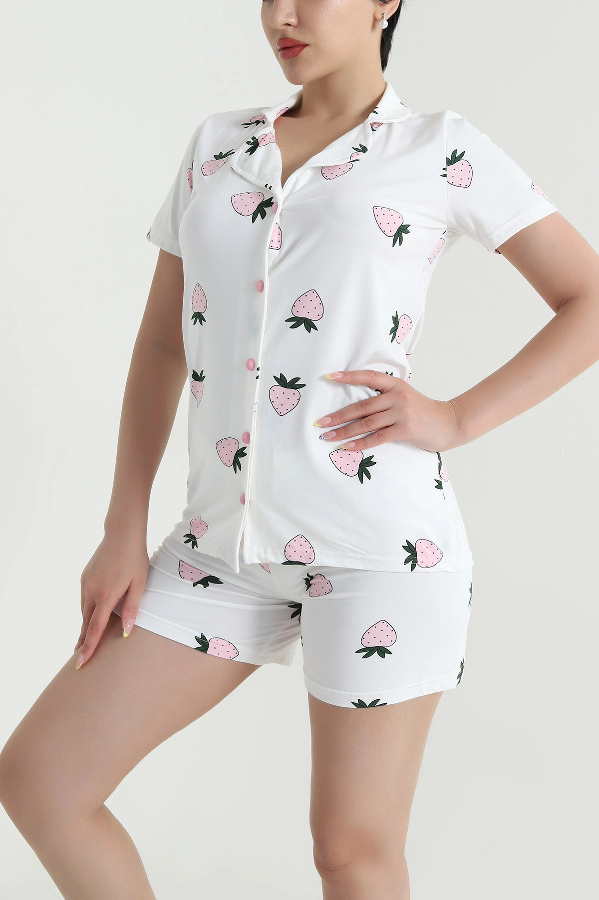Beyaz Pembe Çilek Desenli Kadın Şortlu Pijama Takımı 466966