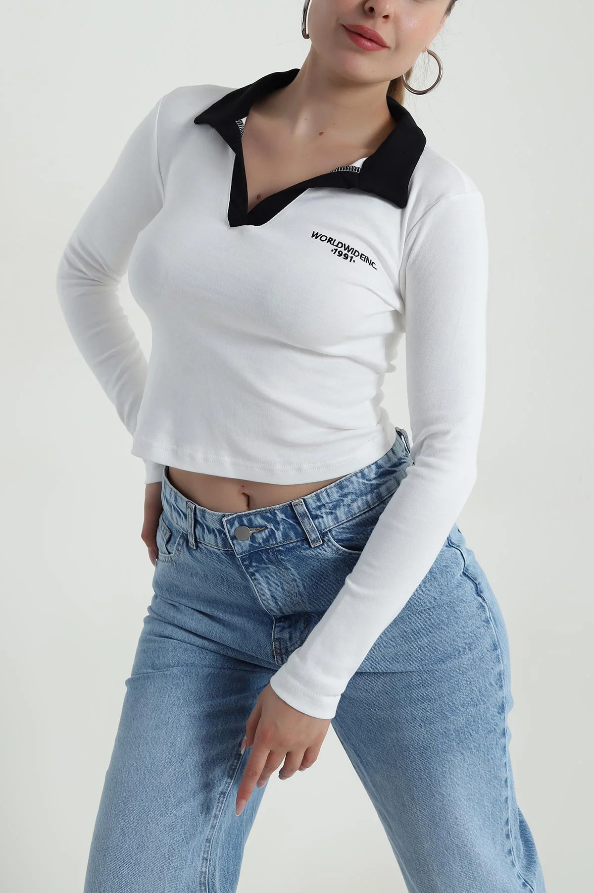 Beyaz Polo Yaka Nakışlı Vortex Kadın Bluz 487208