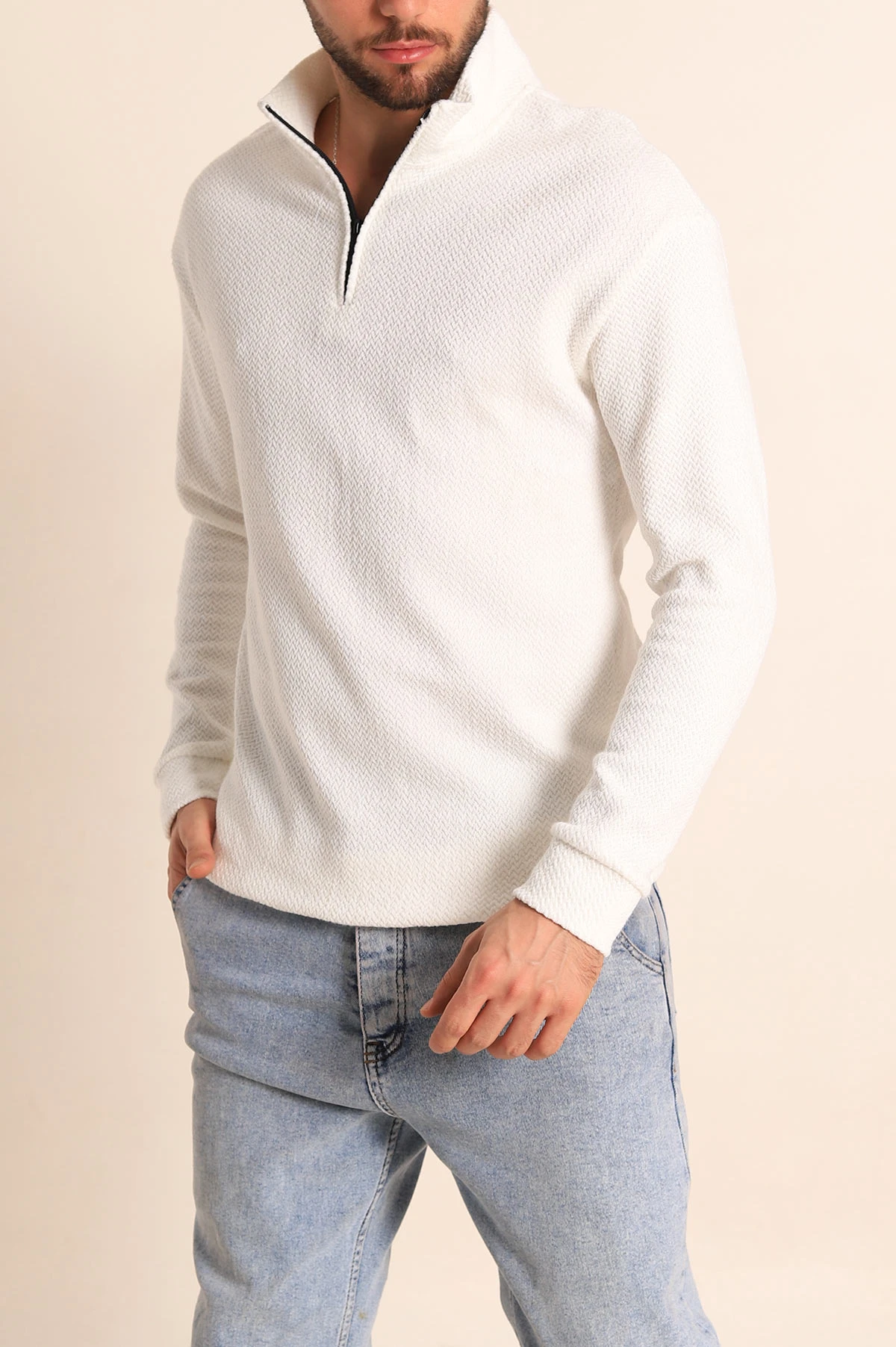 Beyaz Rahat Kalıp Örgü Dokulu Yarım Fermuar Sweatshirt 228825