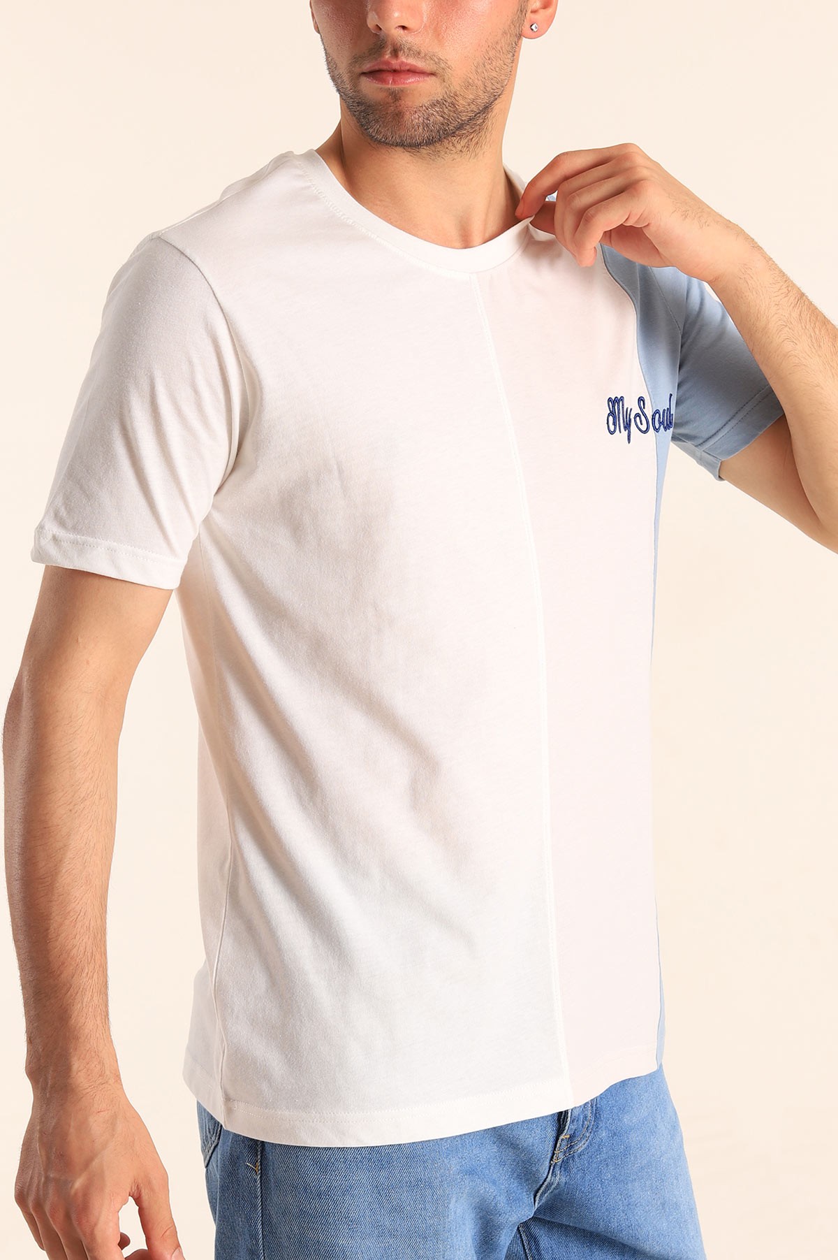 Beyaz Regular Fit Dikey Şeritli Erkek Tişört 182290