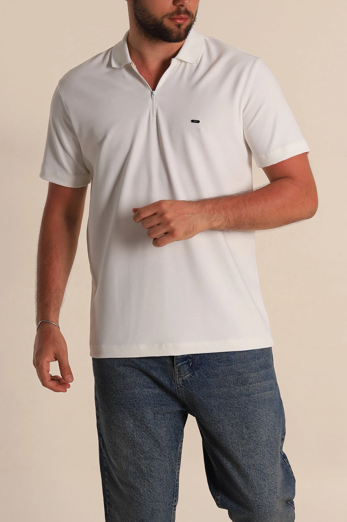Beyaz Regular Fit Dokulu Fermuarlı Polo Yaka Erkek Tişört 277201