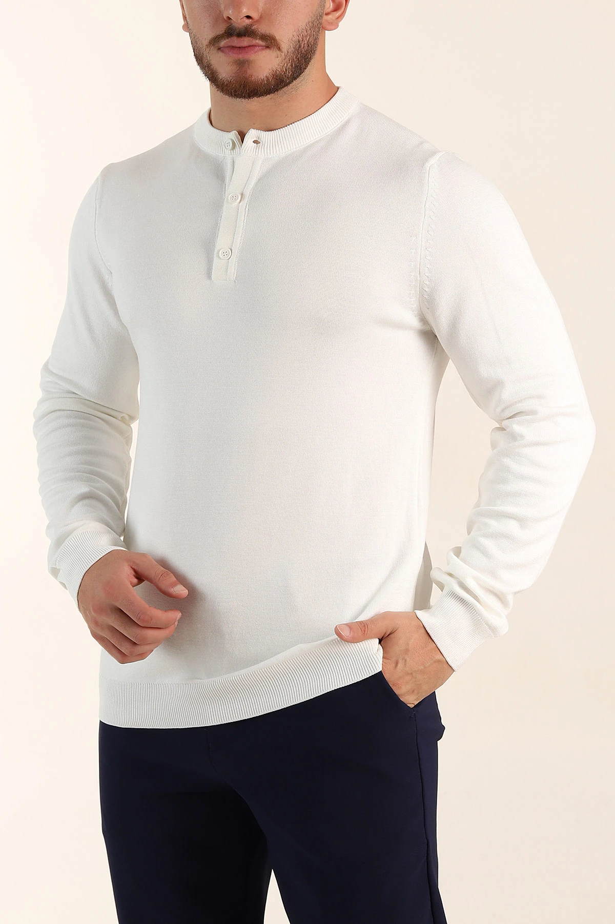 Beyaz Regular Fit Düğmeli Yaka Uzun Kollu Triko 393308