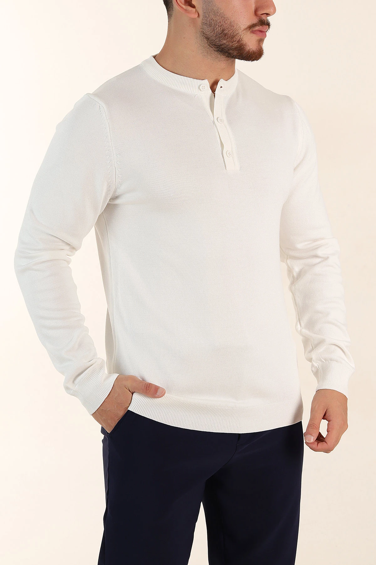 Beyaz Regular Fit Düğmeli Yaka Uzun Kollu Triko 393308