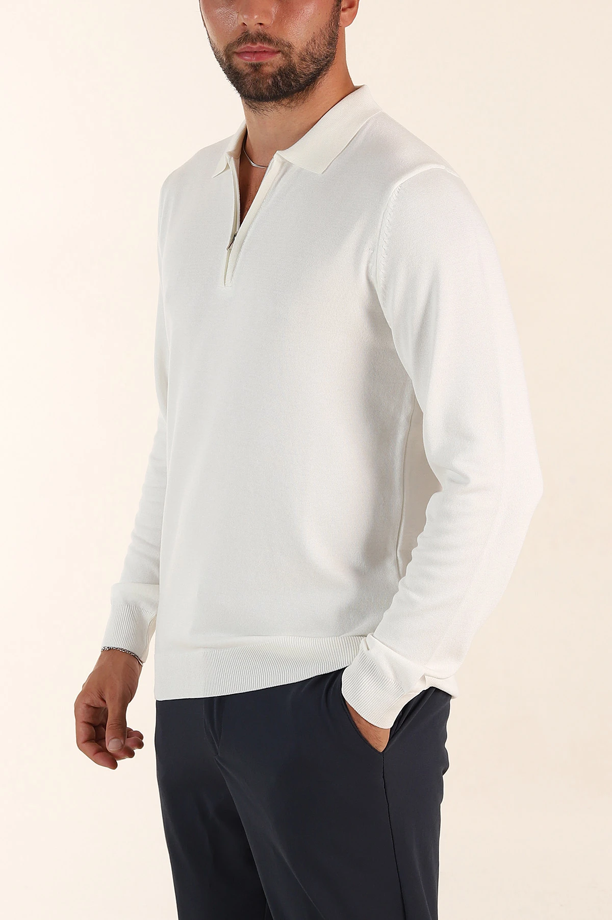 Beyaz Regular Fit Fermuarlı Polo Yaka Uzun Kollu Triko 393304