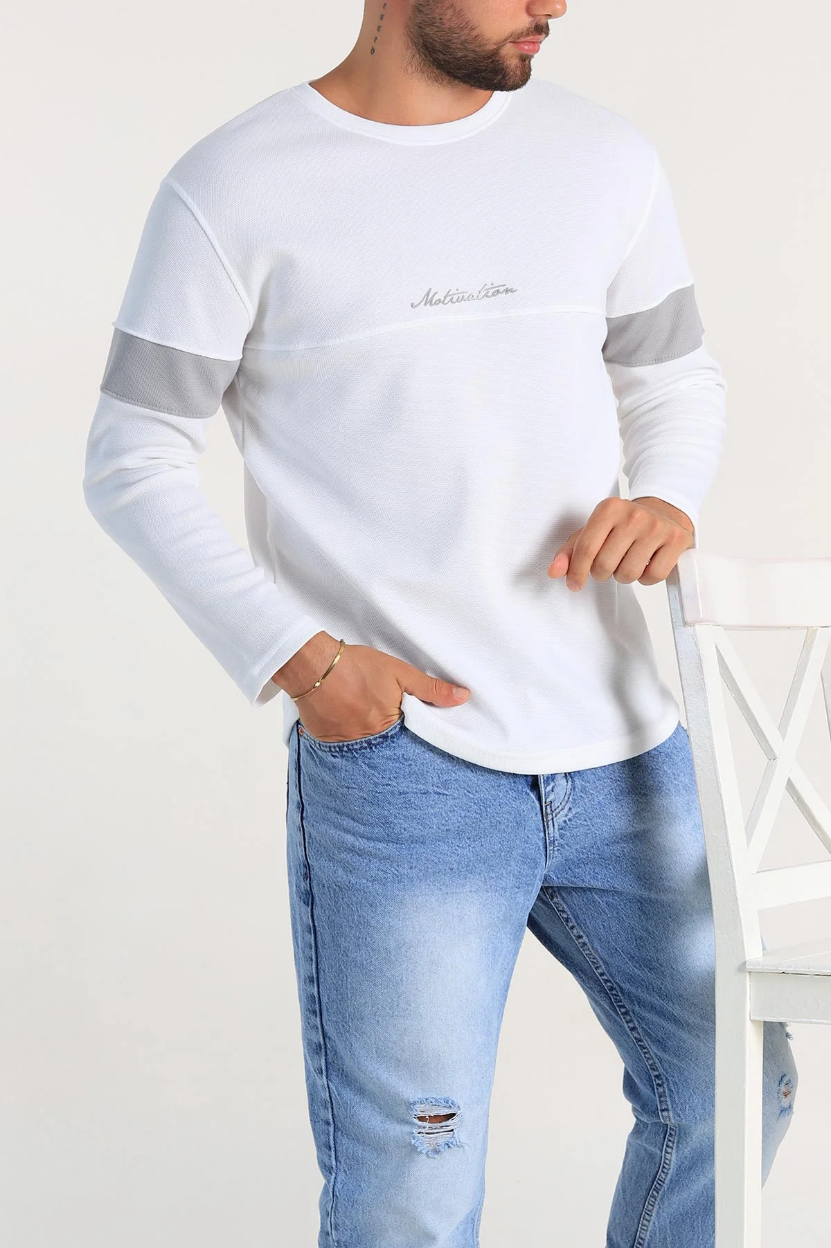 Beyaz Regular Fit Kabartma Baskılı Erkek Sweatshirt 303427