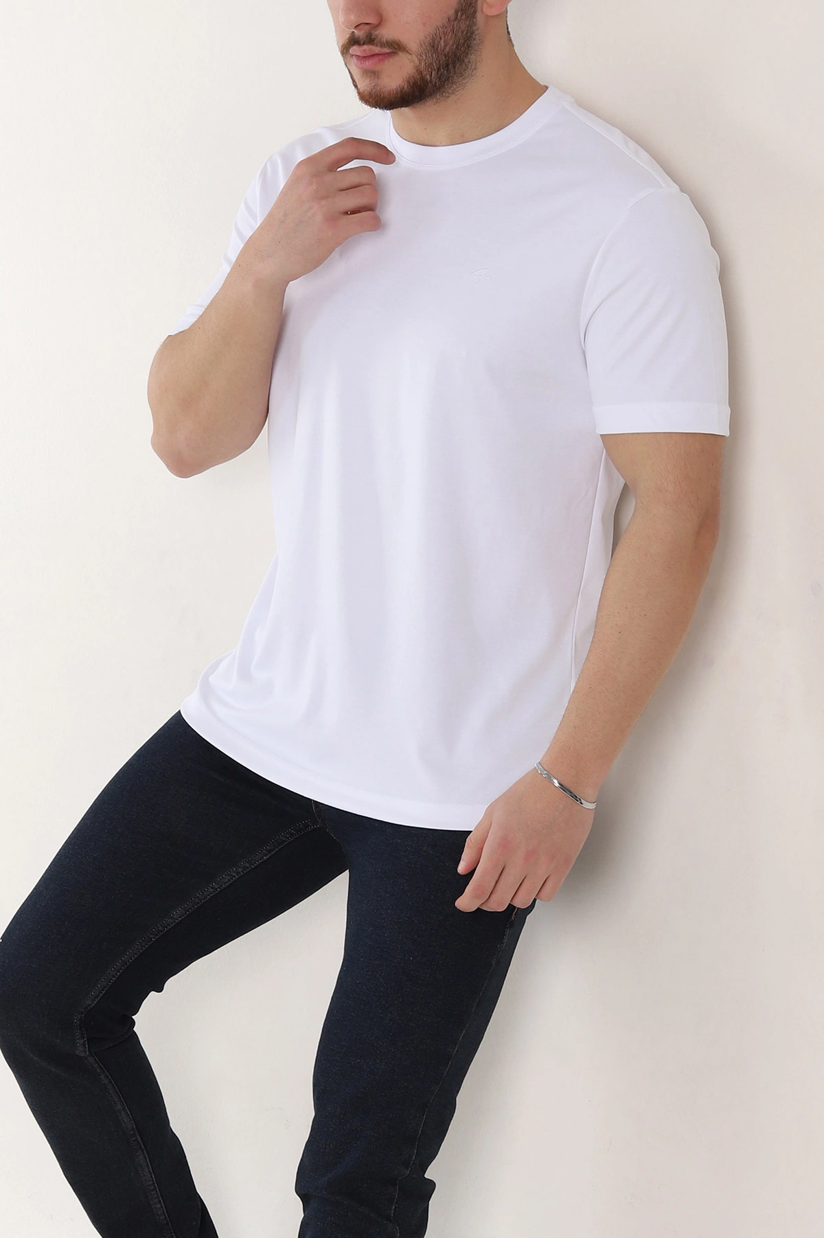 Beyaz Regular Fit Nakış Logo Detaylı Basic Erkek Tişört 338457