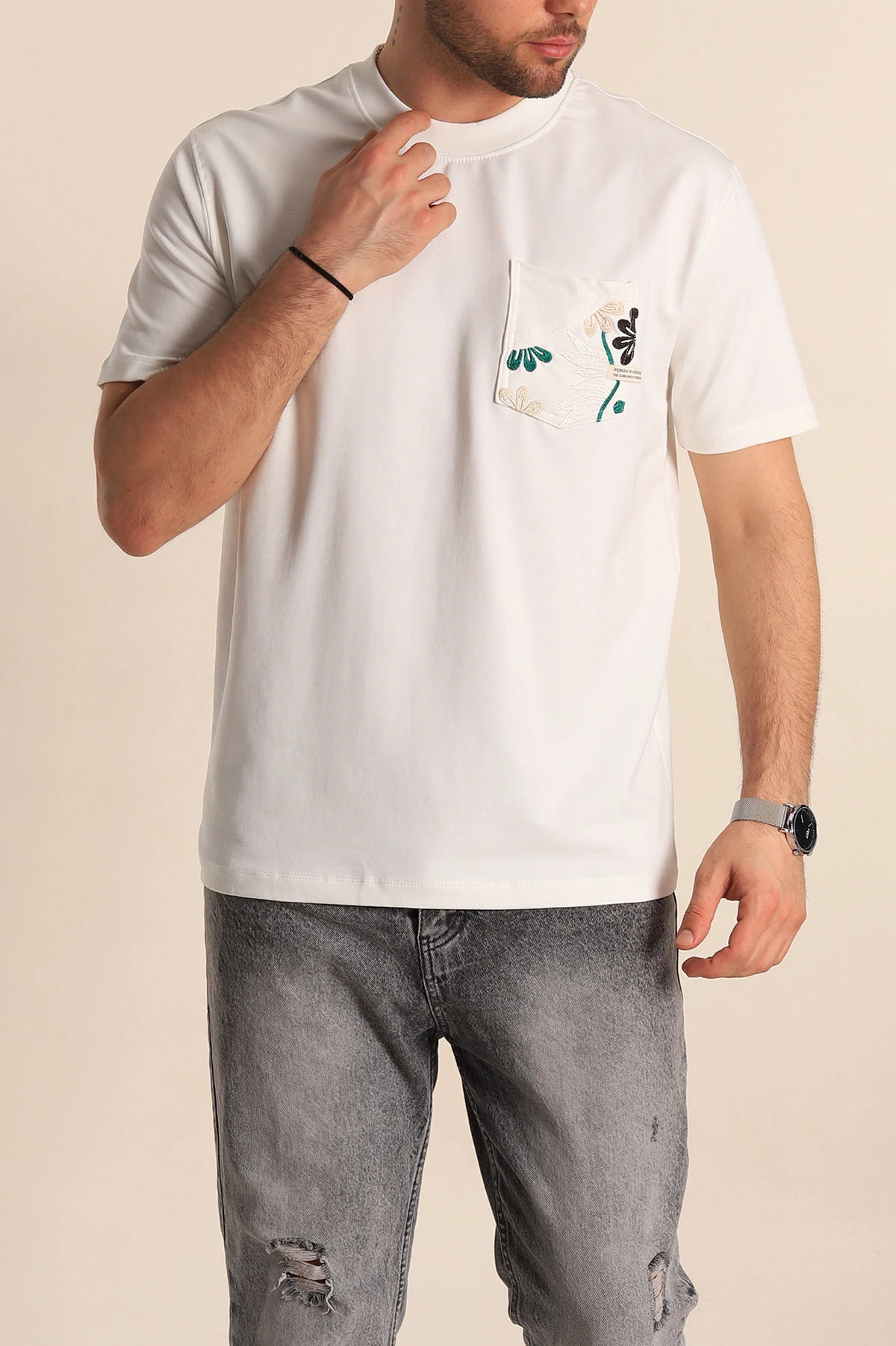Beyaz Regular Fit Nakışlı Cep Detaylı Erkek Tişört 270646