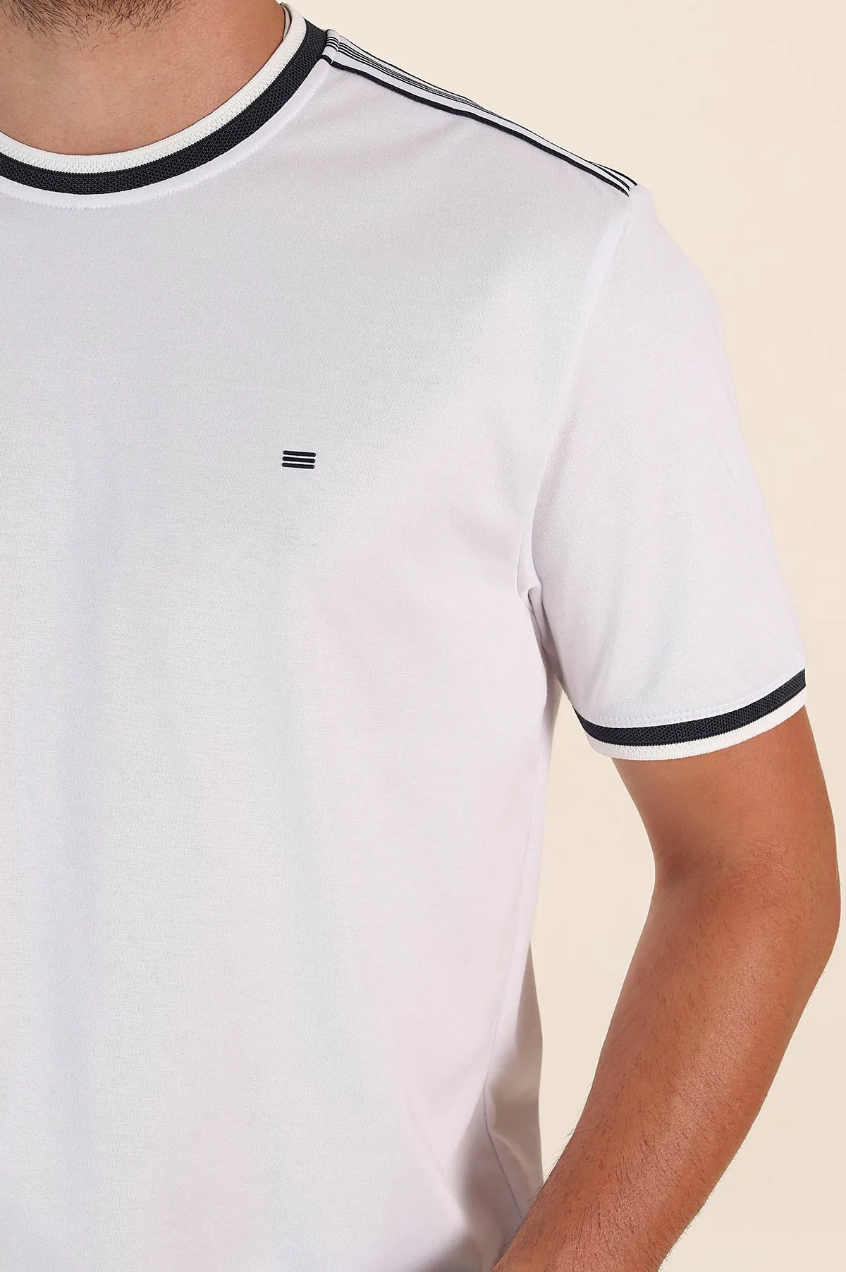 Beyaz Regular Fit Omuz Şerit Detaylı Erkek Tişört 372091