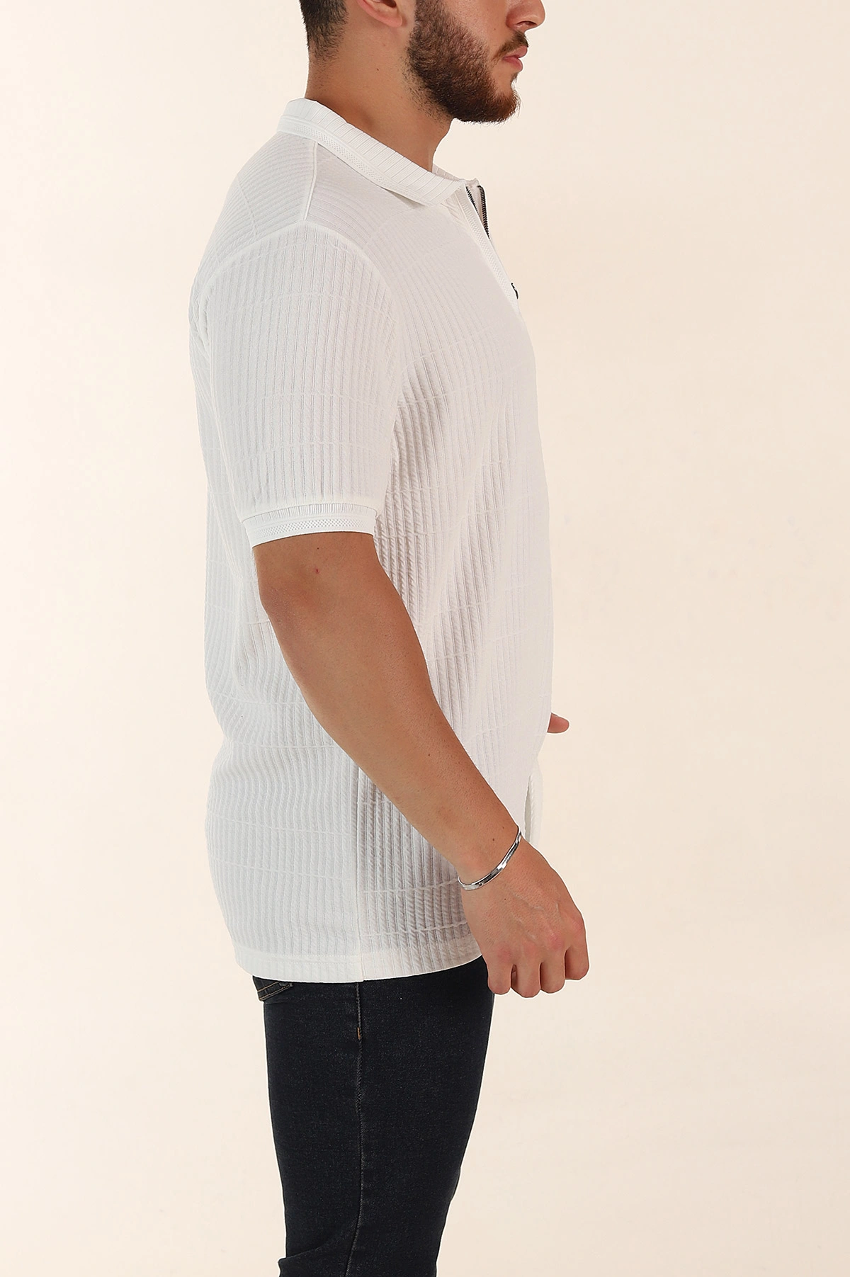 Beyaz Relaxed Fit Çizgi Detaylı Fermuarlı Polo Yaka Erkek Tişört 370331