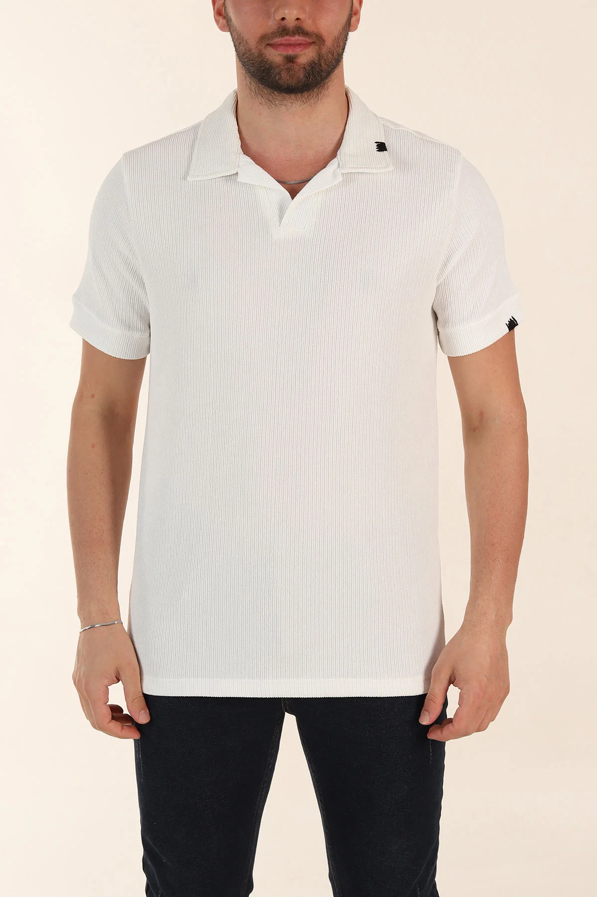 Beyaz Relaxed Fit Dokulu Patlı Polo Yaka Erkek Tişört 370269