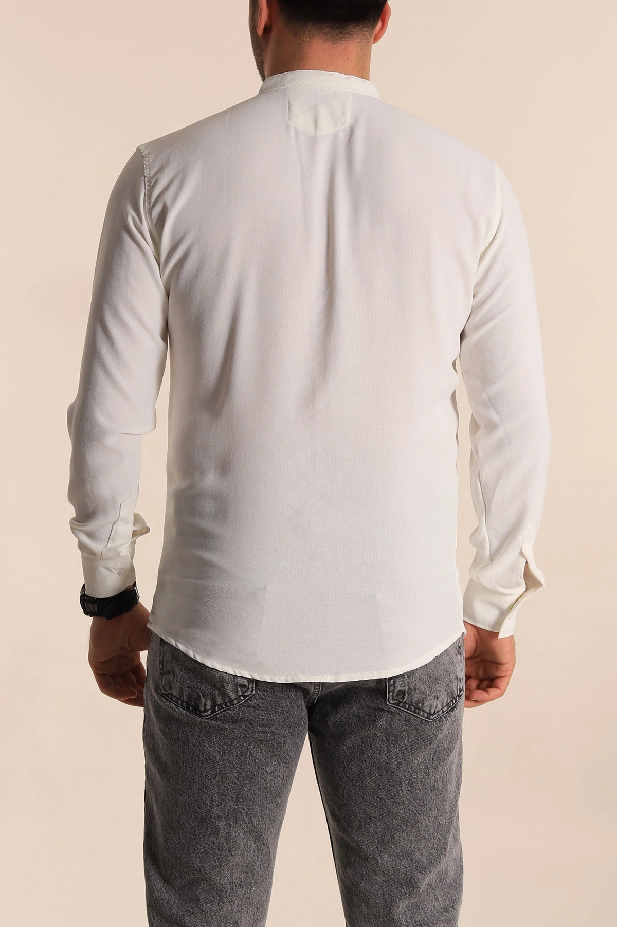 Beyaz Relaxed Fit Hakim Yaka Erkek Gömlek 267043