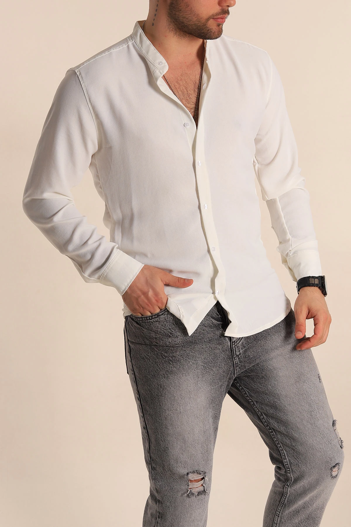 Beyaz Relaxed Fit Hakim Yaka Erkek Gömlek 267043