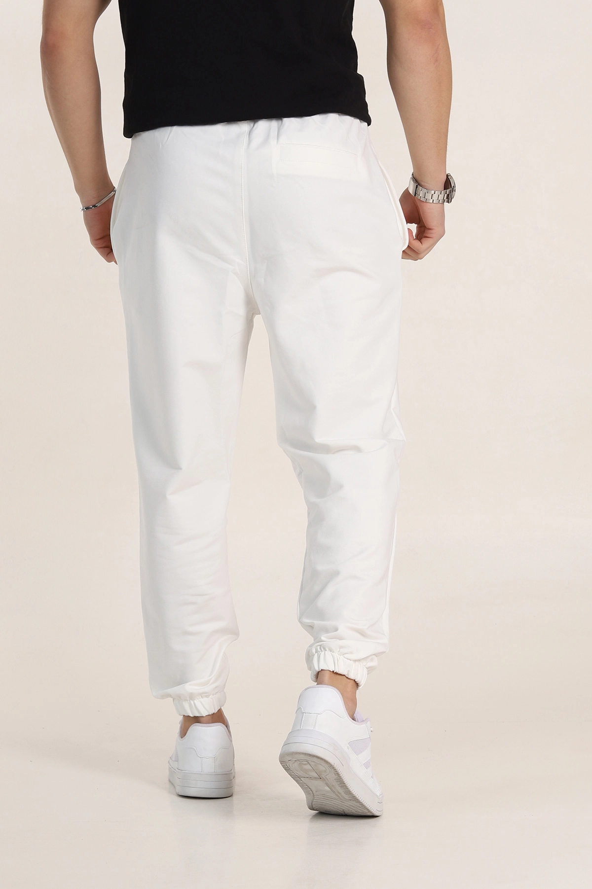 Beyaz Relaxed Fit İki İp Paça Lastikli Eşofman Altı 347597