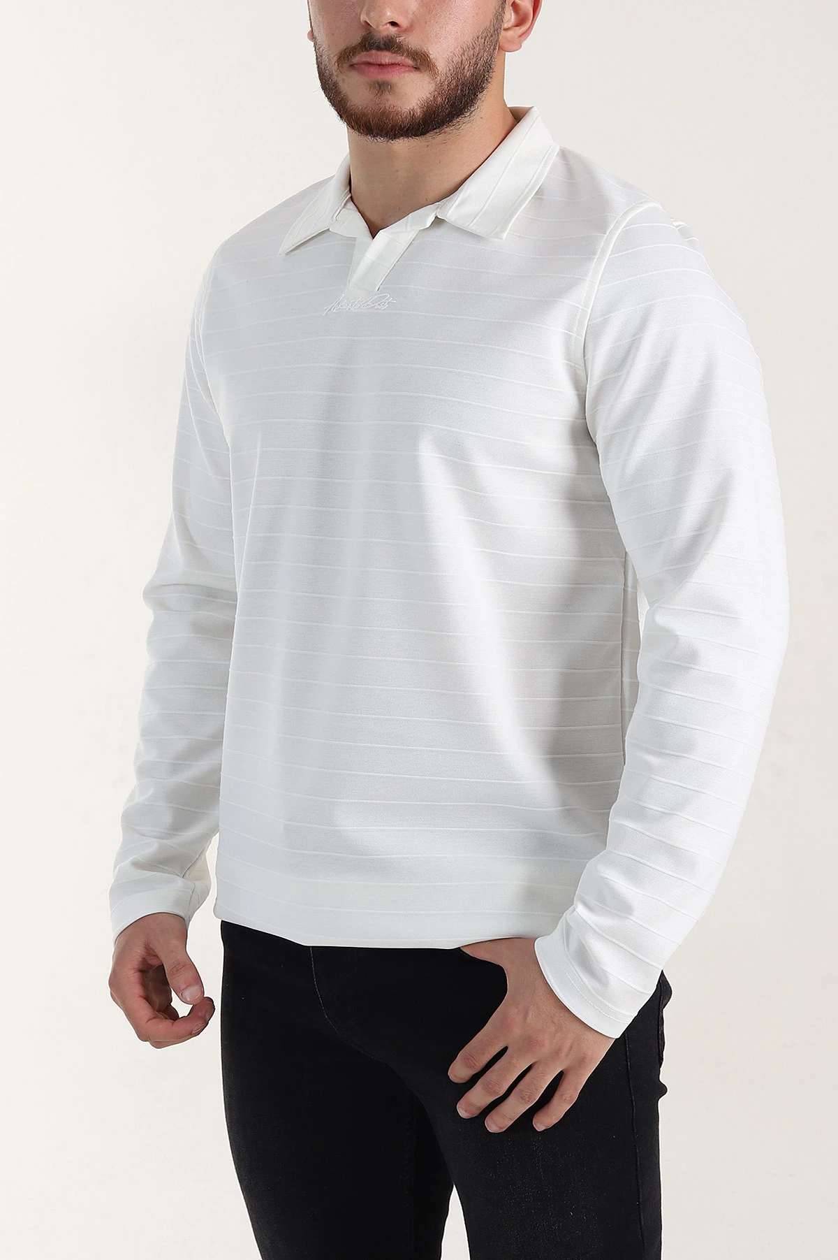 Beyaz Relaxed Fit Jakarlı Kumaş Yazı Detaylı Polo Yaka Erkek Sweatshirt 399449