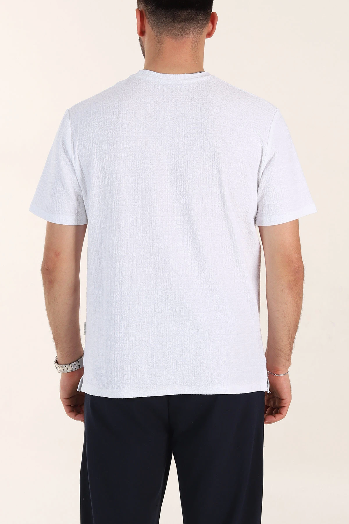 Beyaz Relaxed Fit Kabartma Desenli Basic Erkek Tişört 358110