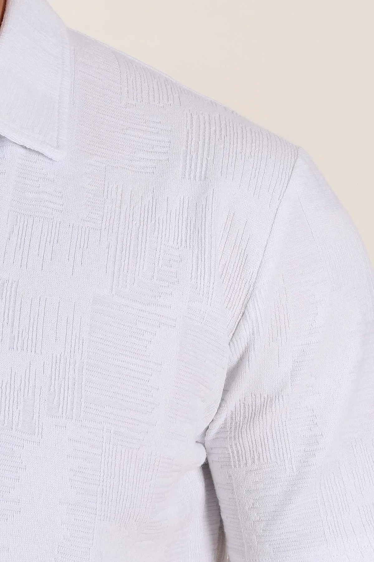 Beyaz Relaxed Fit Kabartma Desenli Düğmeli Polo Yaka Erkek Tişört 358192