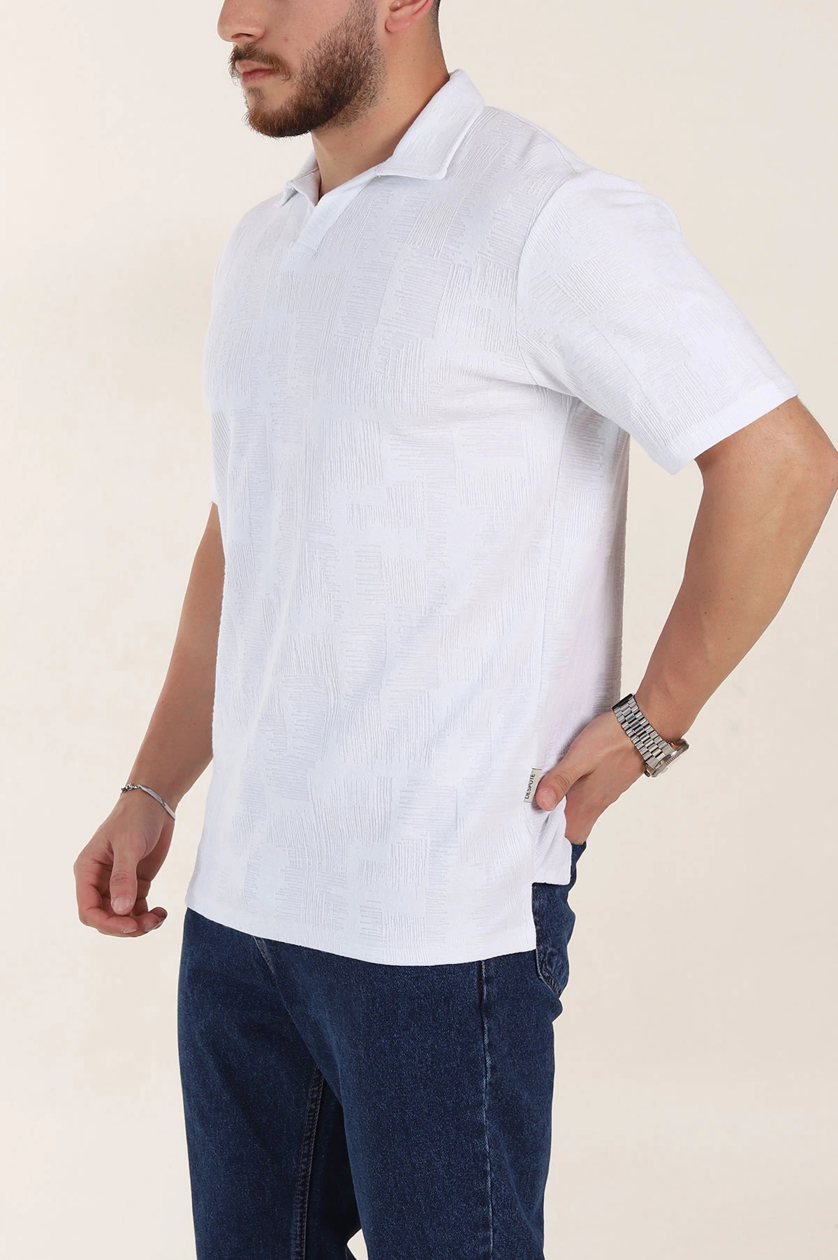 Beyaz Relaxed Fit Kabartma Desenli Patlı Polo Yaka Erkek Tişört 358102