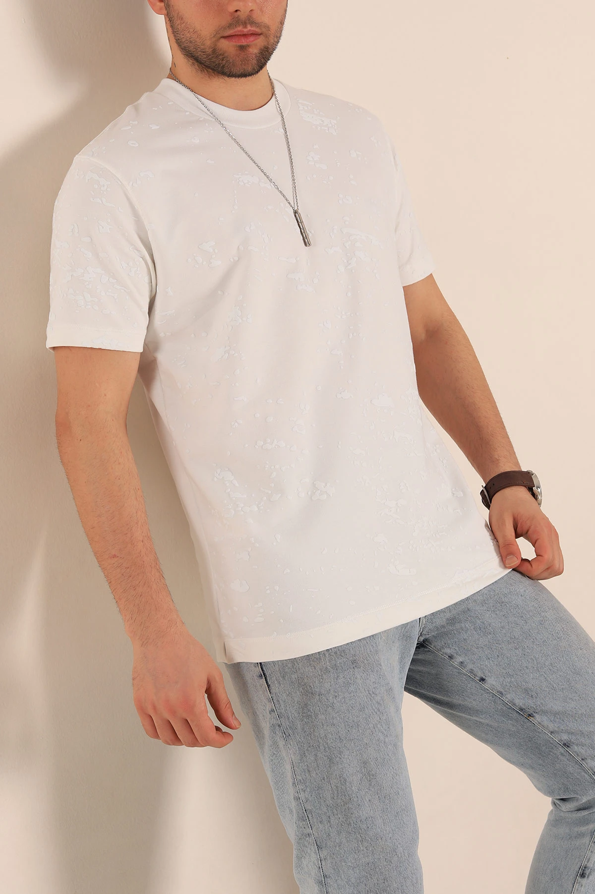 Beyaz Relaxed Fit Sprey Baskılı Erkek Tişört 261624