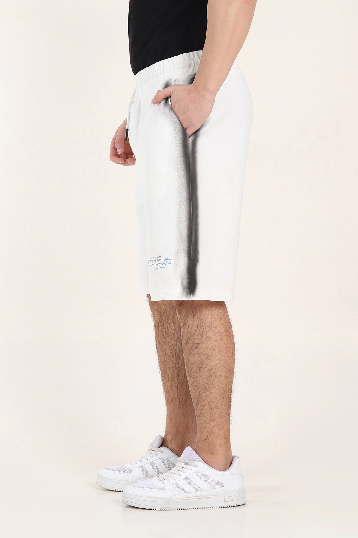 Beyaz Relaxed Fit Yıkamalı Yazı Detay Erkek Şort 354092