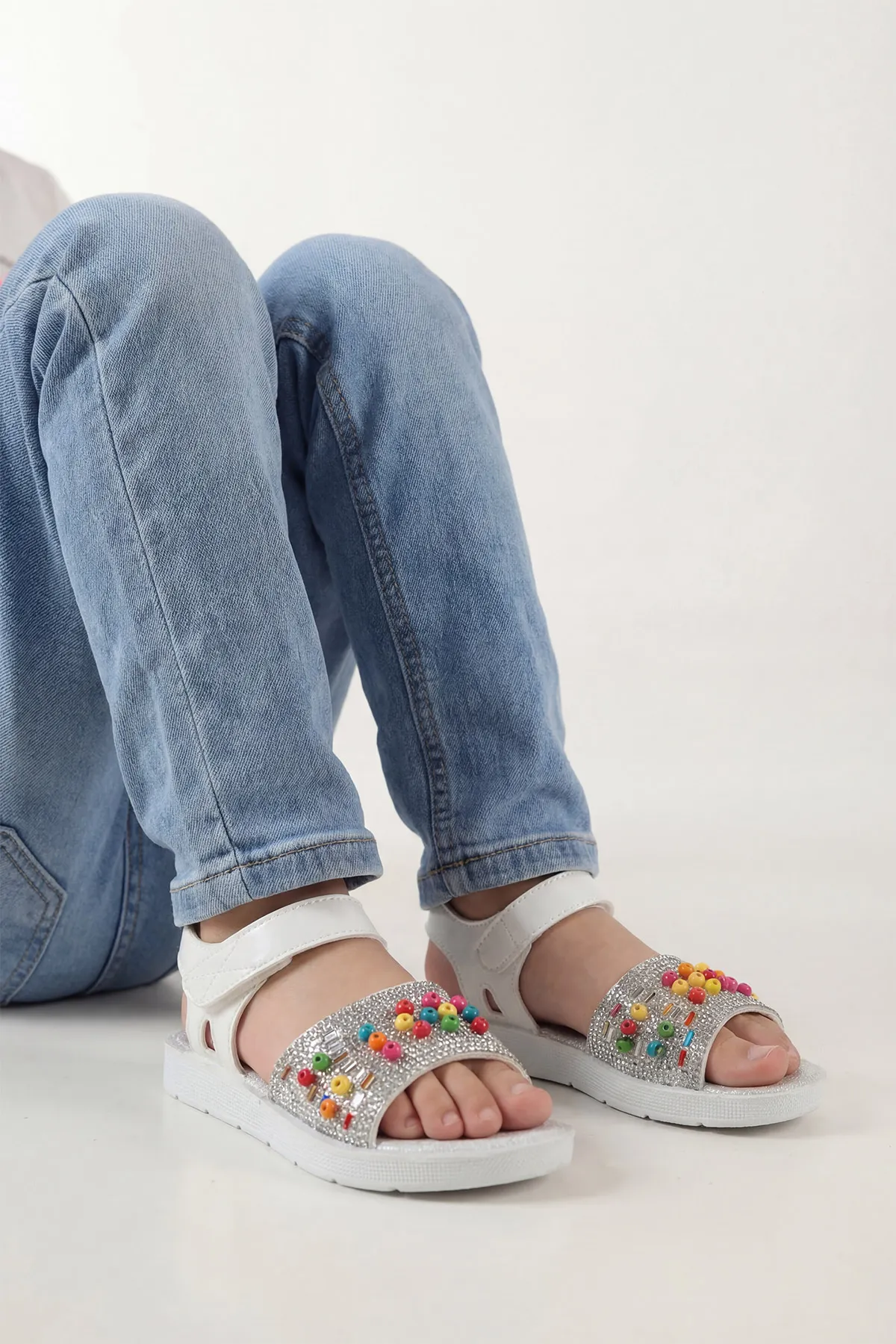 Beyaz Rugan ( 31 - 35 ) Taşlı Boncuk Detaylı Kız Çocuk Sandalet 445065