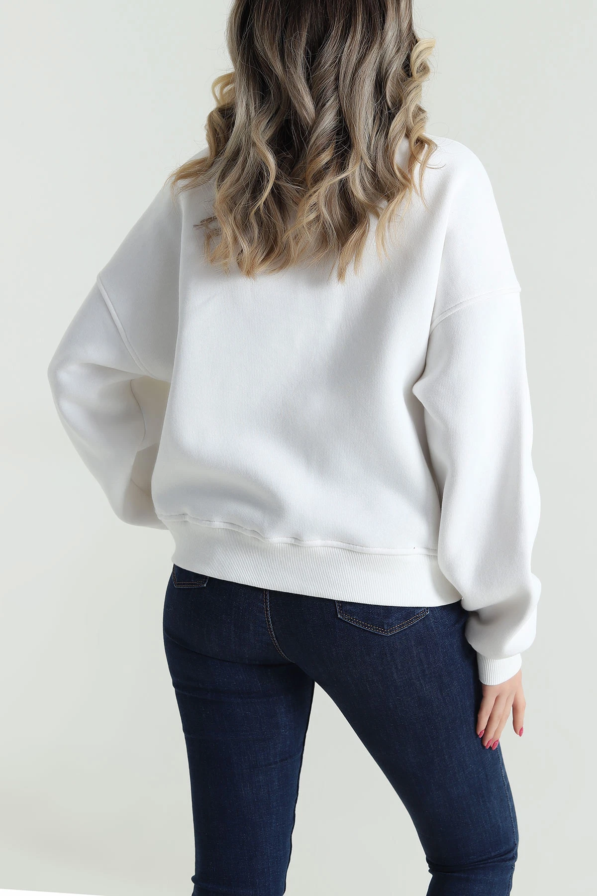 Beyaz Şardonlu Kadın Fermuarsız Sweat 492219
