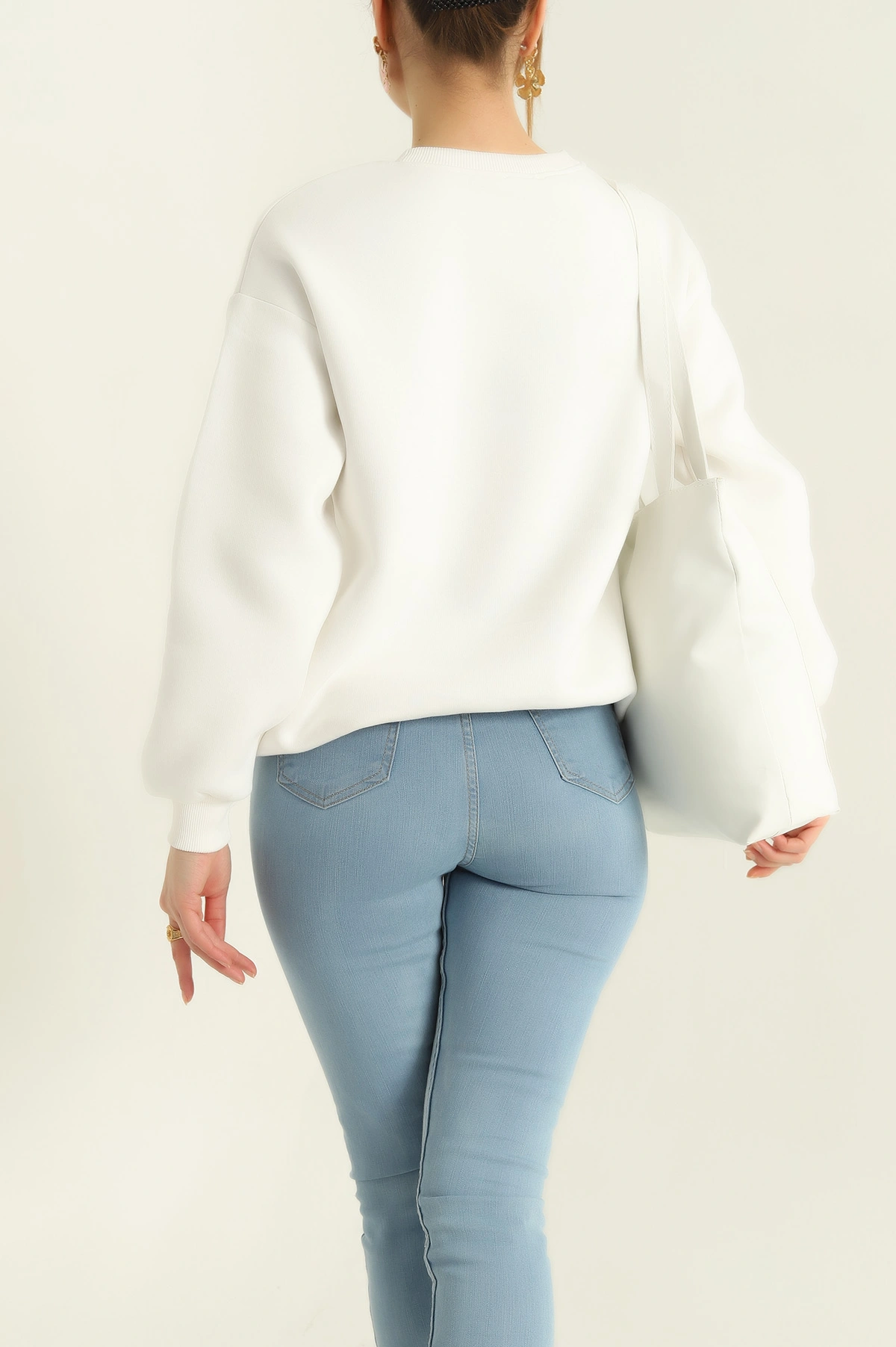 Beyaz Şardonlu Nakışlı Üç İp Bayan Sweat 330416