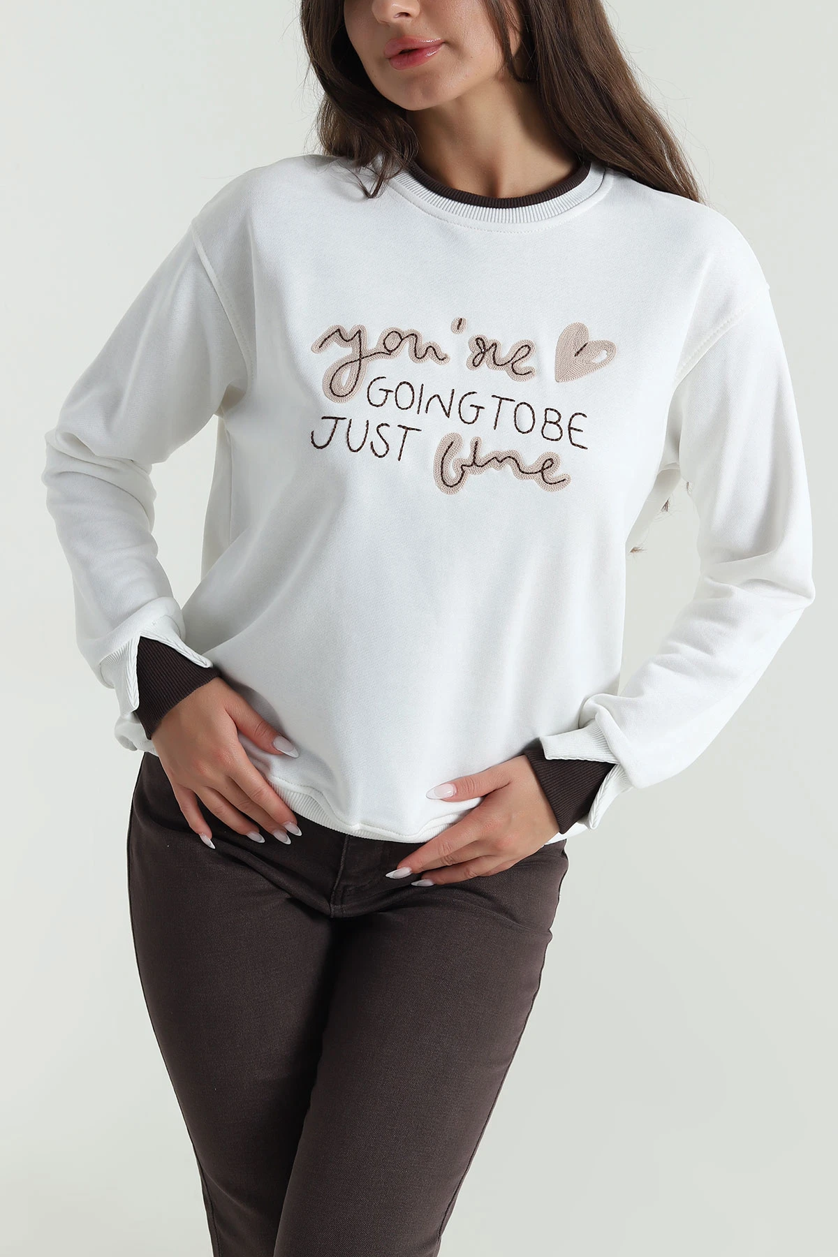 Beyaz Şardonsuz Üç İp Nakışlı Kadın Sweat 489978