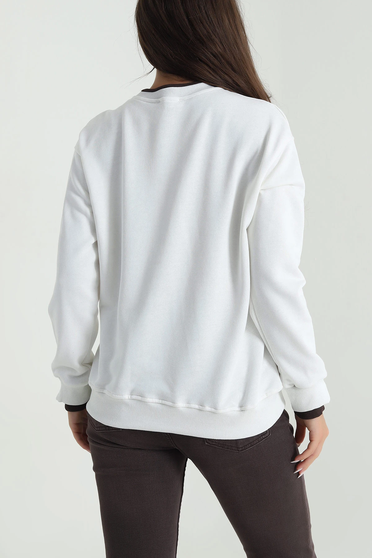 Beyaz Şardonsuz Üç İp Nakışlı Kadın Sweat 489978