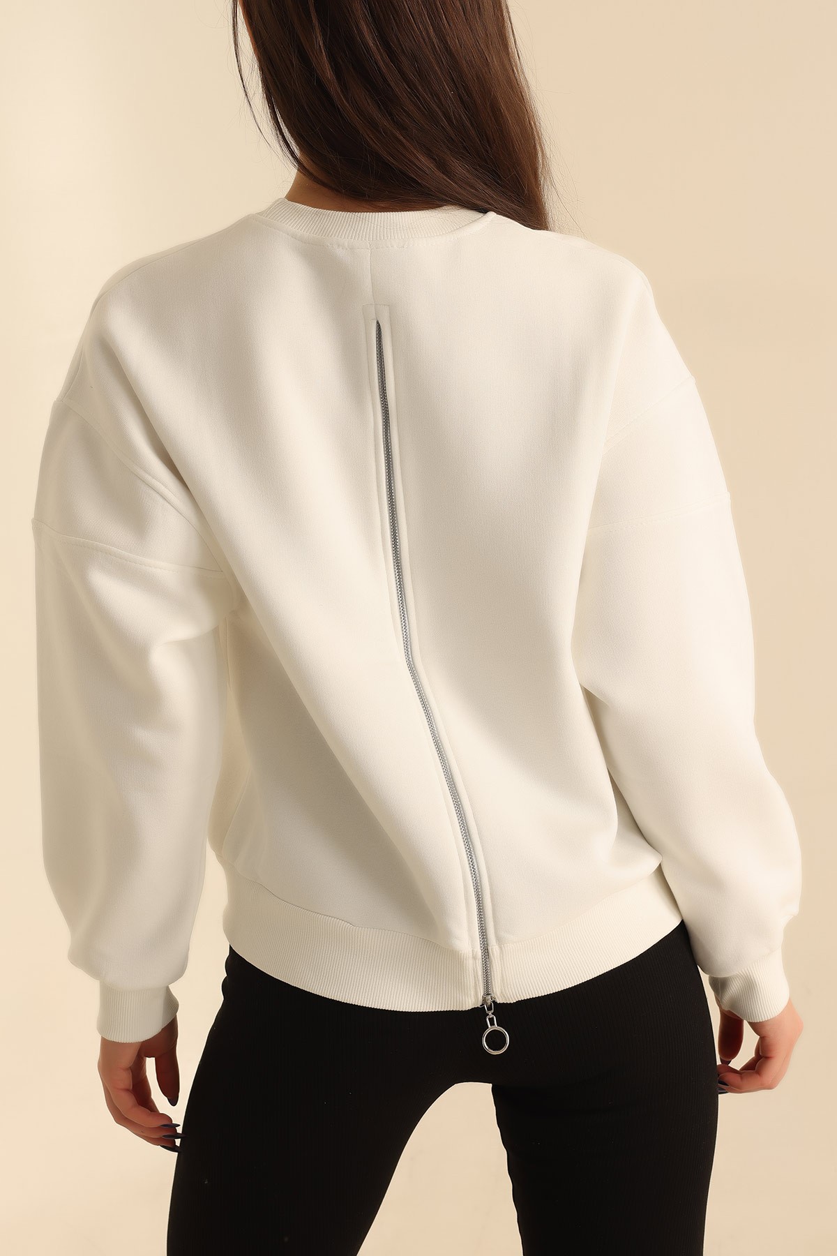 Beyaz Sırtı Fermuarlı Şardonlu Sweat 216650