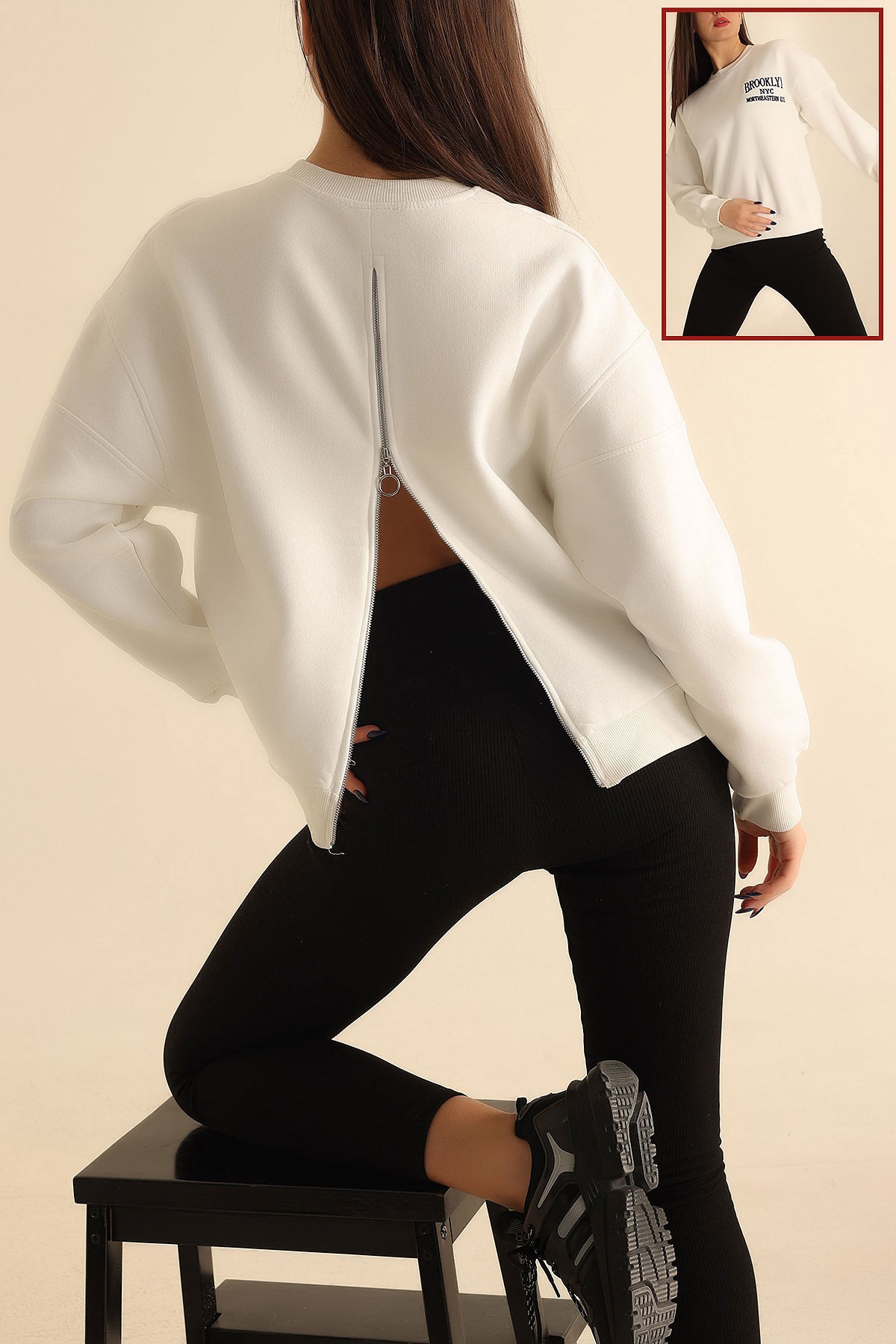 Beyaz Sırtı Fermuarlı Şardonlu Sweat 216650