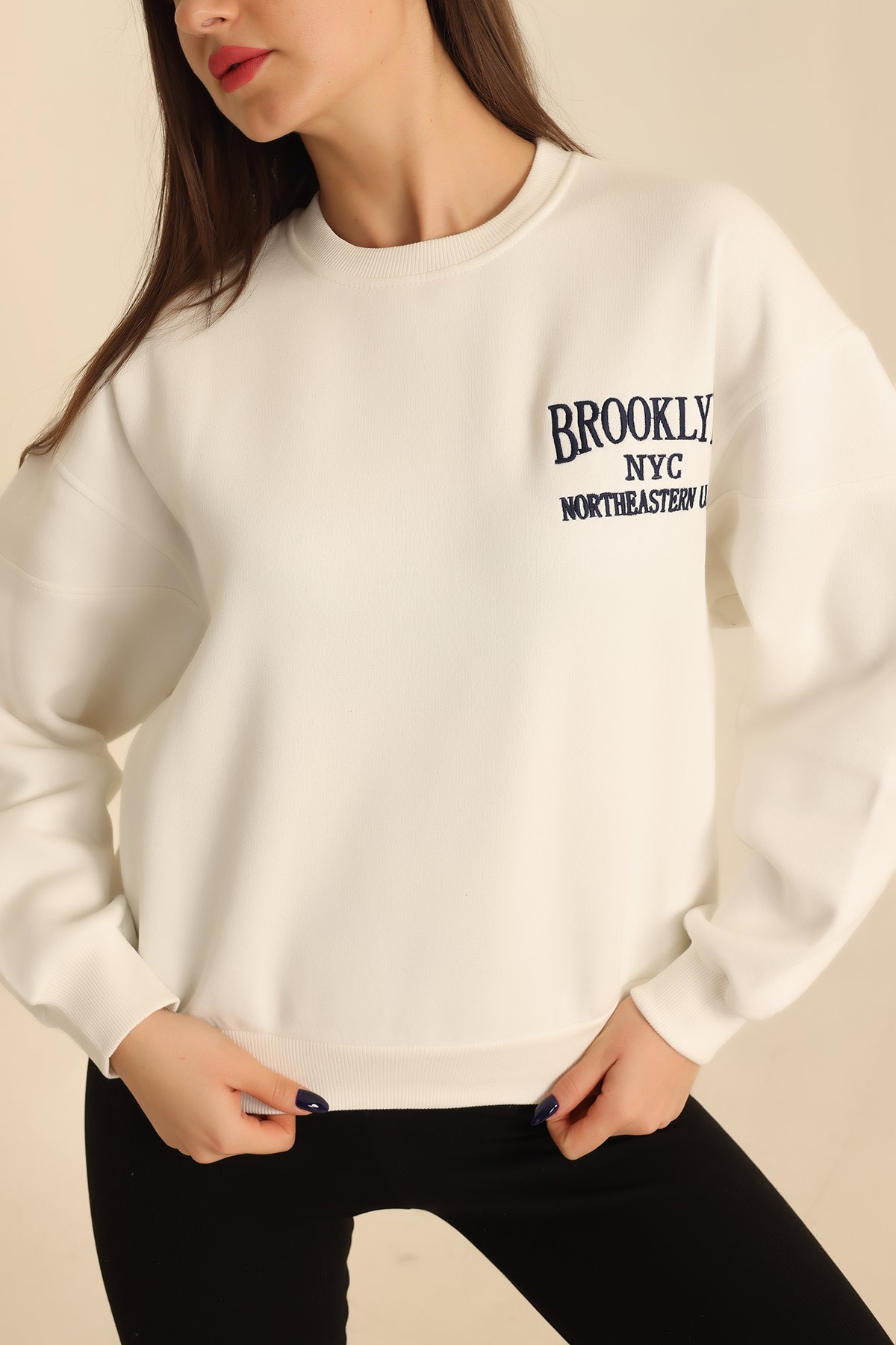Beyaz Sırtı Fermuarlı Şardonlu Sweat 216650