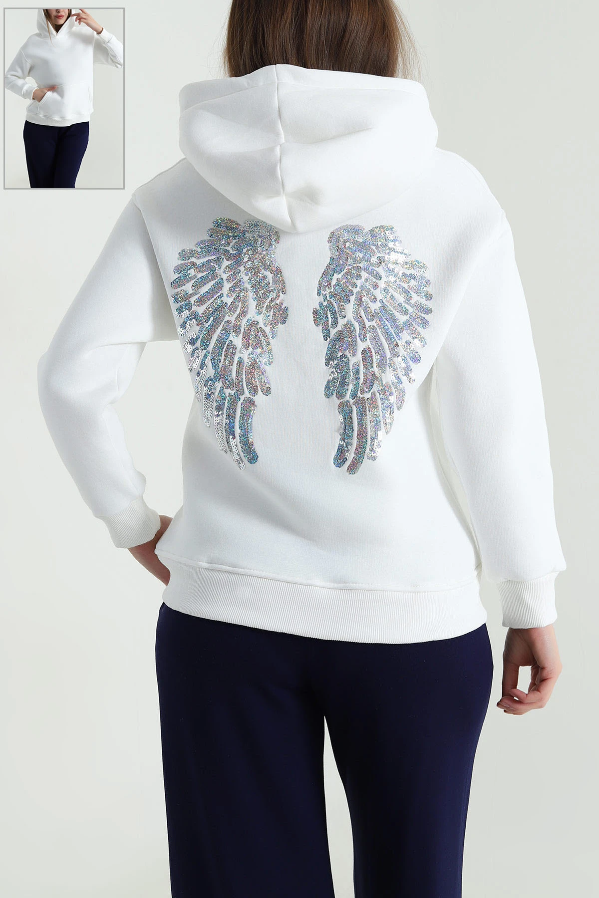 Beyaz Sırtı Pul İşlemeli Şardonlu Kadın Fermuarsız Sweat 494472