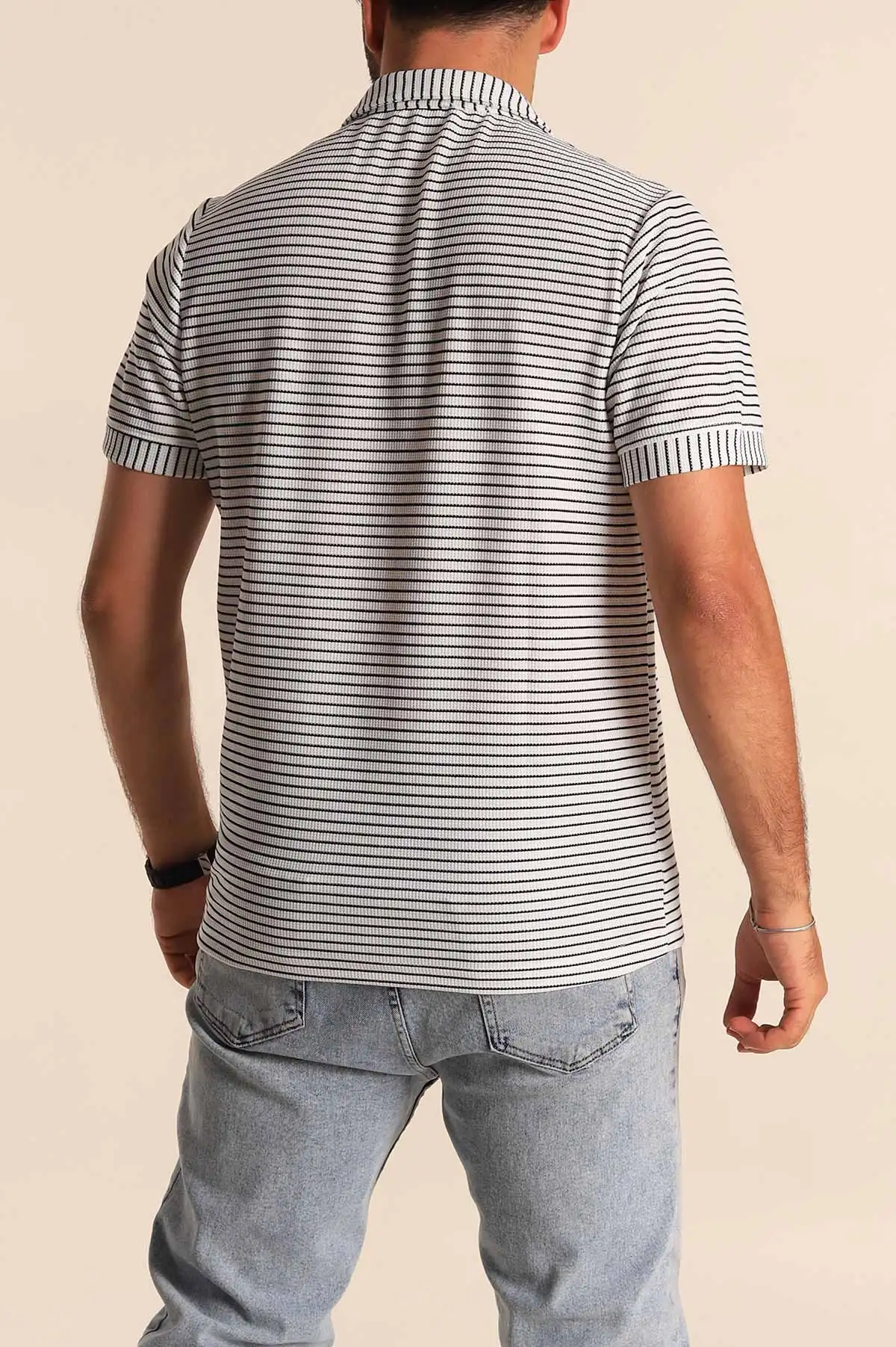 Beyaz Siyah Çizgili Regular Fit Dokulu Polo Yaka Erkek Tişört 277087