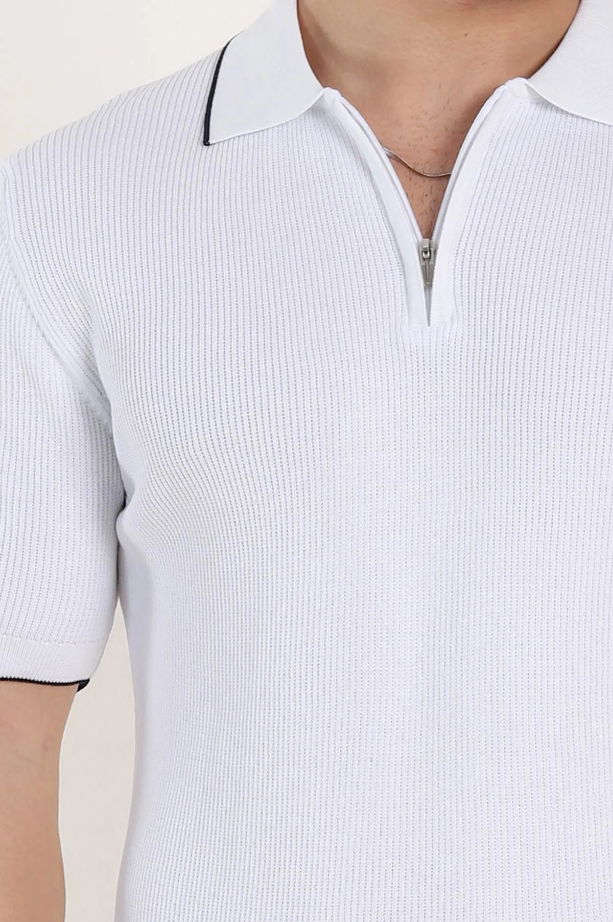 Beyaz Slim Fit Dokulu Fermuarlı Polo Yaka Kısa Kollu Erkek Triko Tişört 338621