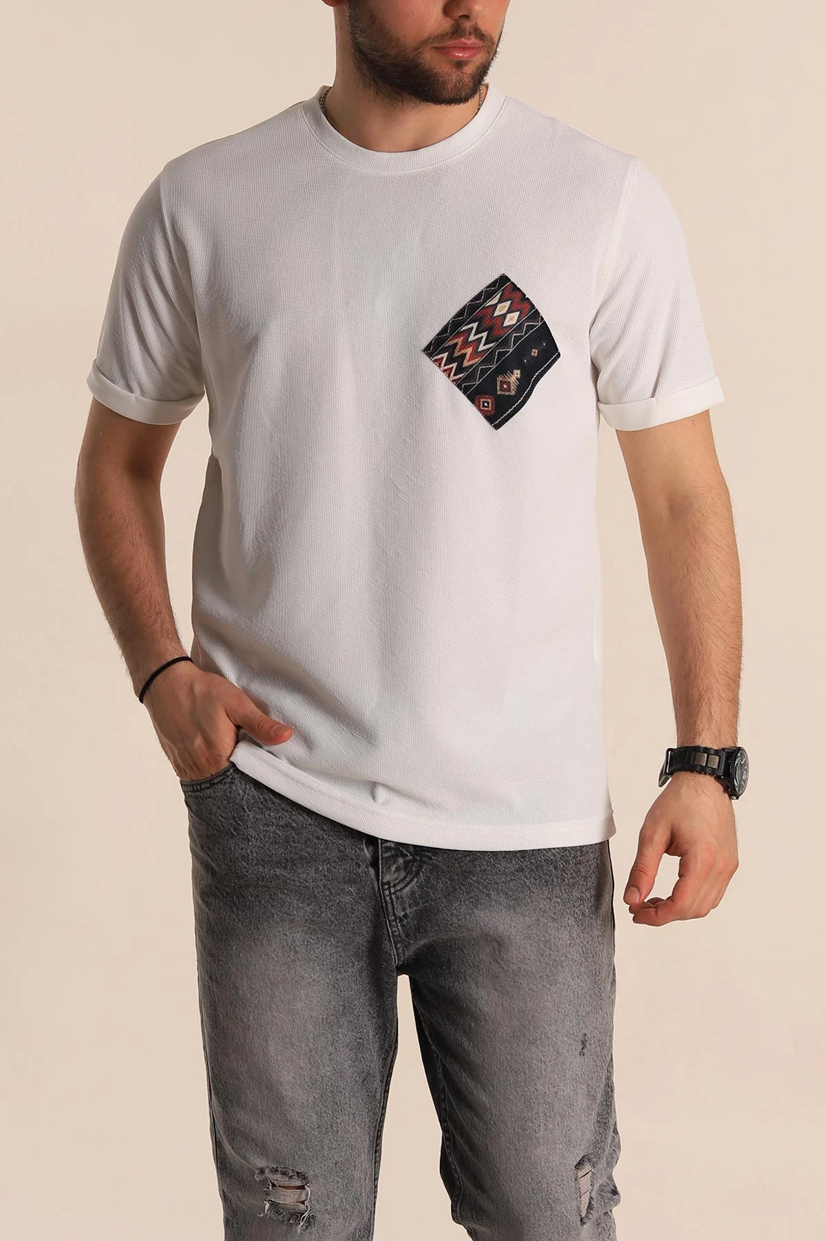 Beyaz Slim Fit Etnik Desen Yamalı Duble Kol Erkek Tişört 268710