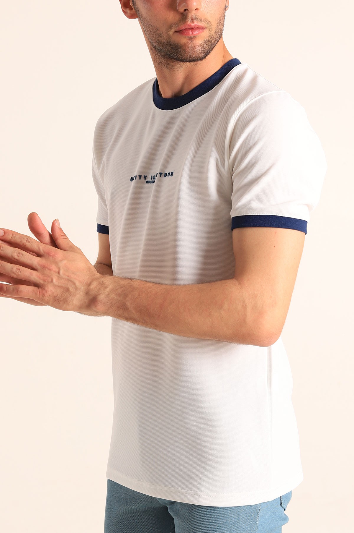 Beyaz Slim Fit Kabartma Yazılı Erkek Tişört 186801