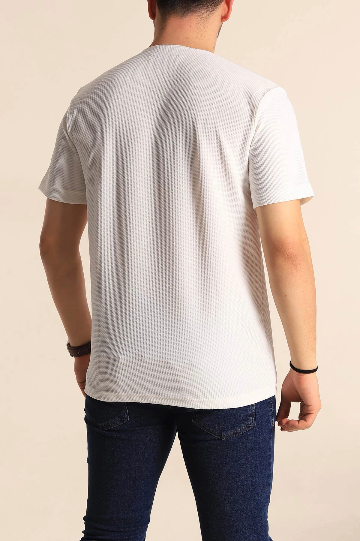 Beyaz Slim Fit Petek Dokulu Cep Detaylı Geniş Yaka Erkek Tişört 257208