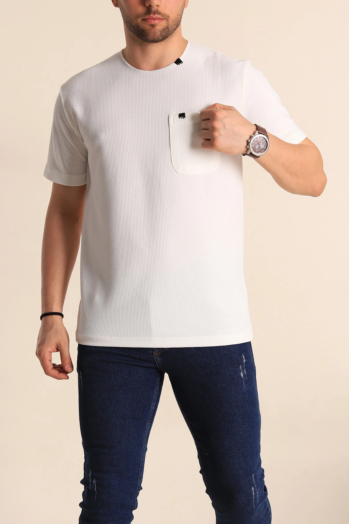 Beyaz Slim Fit Petek Dokulu Cep Detaylı Geniş Yaka Erkek Tişört 257208